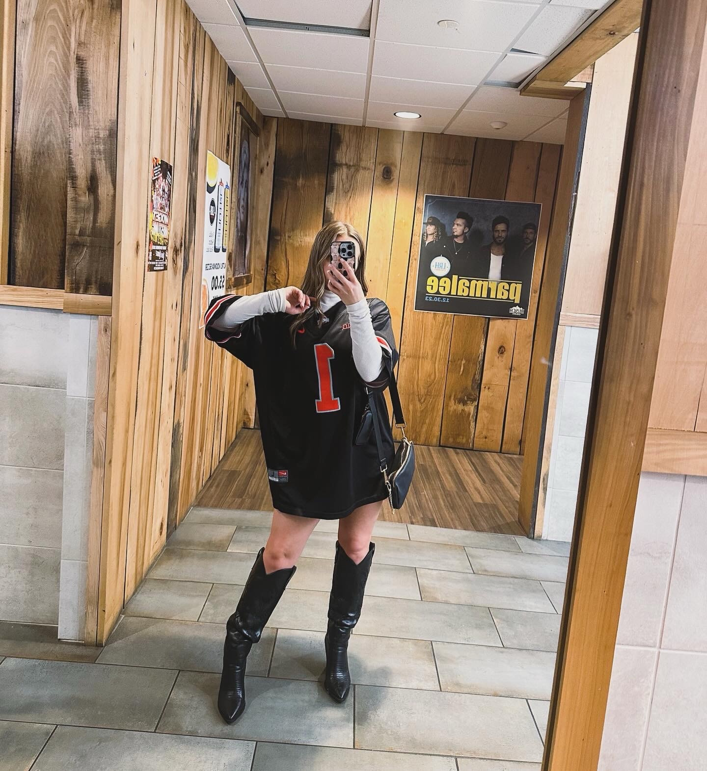 First things first O-H-I-O!!! Go bucks and f ❌ichigan.

Full ga❌e day send 🏈 snag your bf’s college jersey, add the perfect ❌ockneck from Abercro❌bie, & throw on ❌y favvv cowboy boots fro❌ A❌azon 🫶❤️


#LTKstyletip #LTKCyberWeek #LTKsalealert