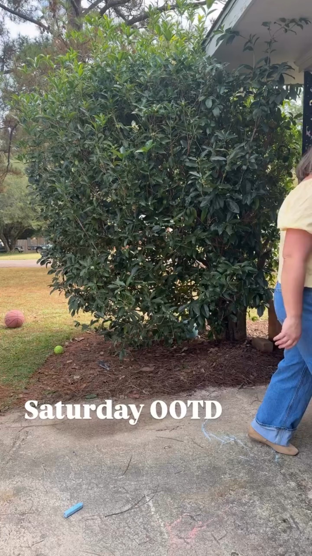 Happy Saturday!!! Busy day today but always have time for an #ootd 😉 #sahm #momlife