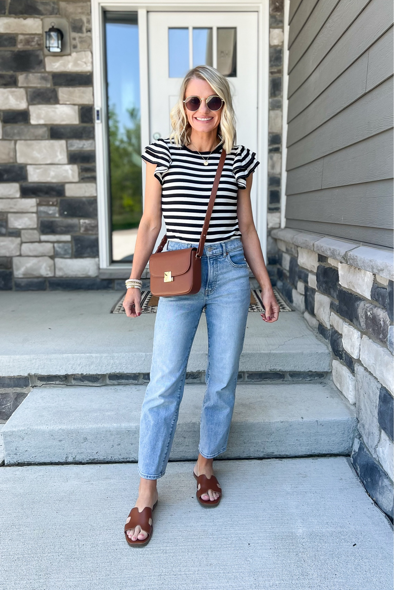 What I wore this weekend! Mom-friendly weekend outfit! 
Top- xs
Jeans- old, linked similar 

#LTKstyletip #LTKfindsunder100 #LTKSeasonal