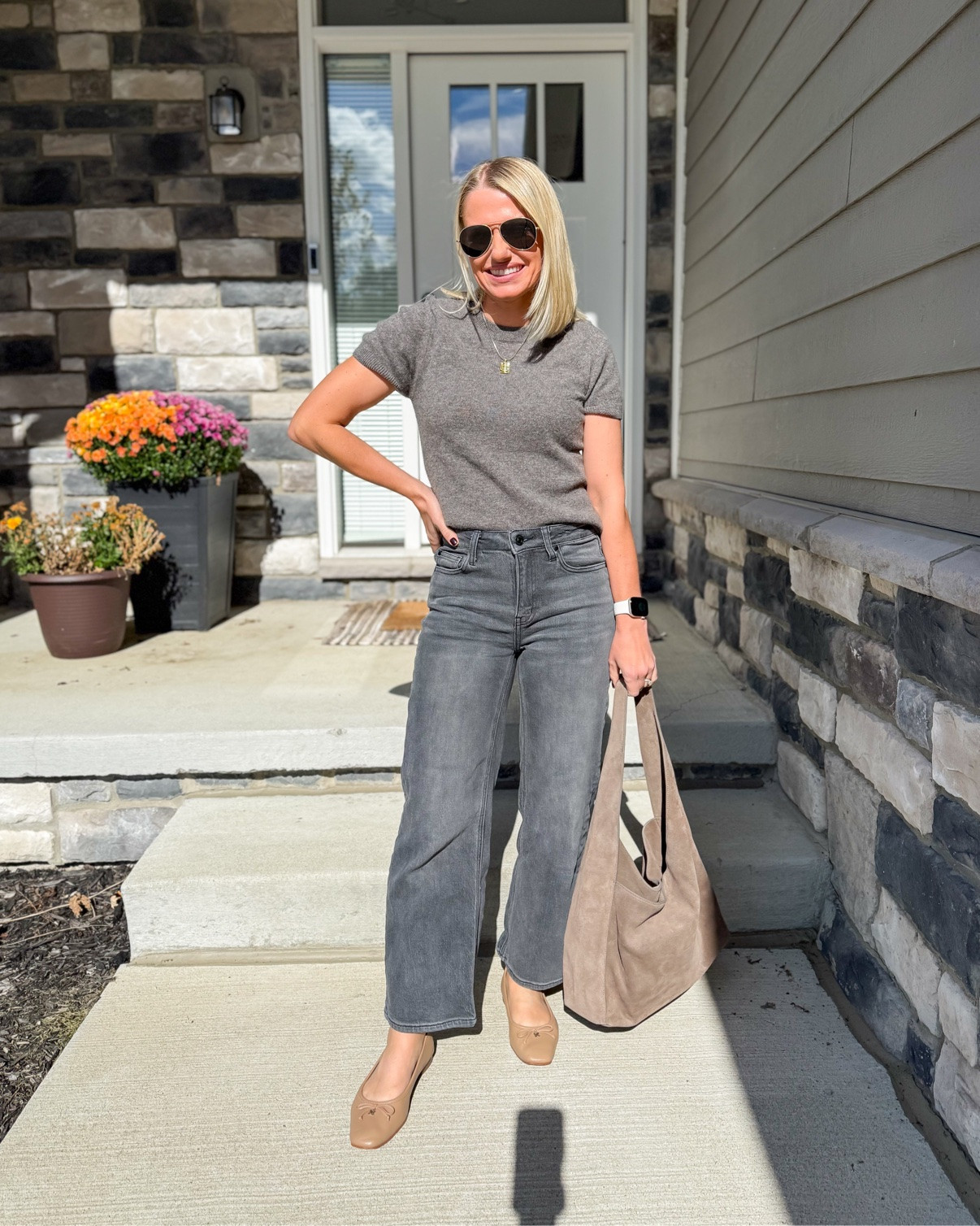 Daily outfit! I wore this neutral look this week! Perfect for fall! 
Shirt- medium 
Jeans- 25/short