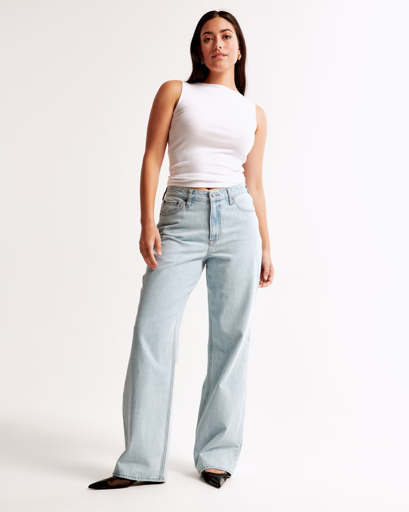 Curve Love High Rise 90s Relaxed Split-Vent Hem Jean | Abercrombie & Fitch (US)