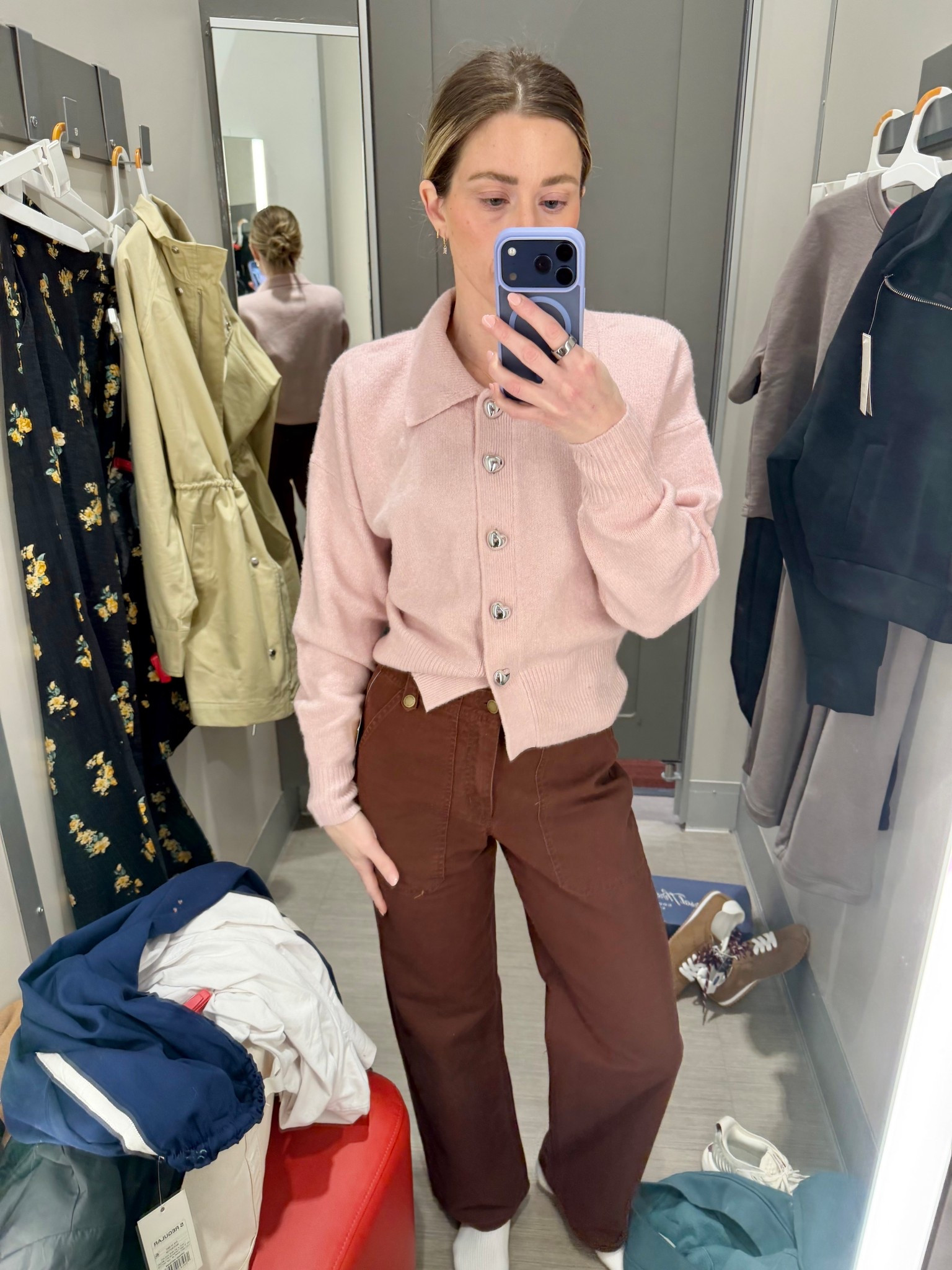 Unintentional 🎯 haul. 

Xs in mostly everything 
2 in the dark pants 
M in heart sweater 
