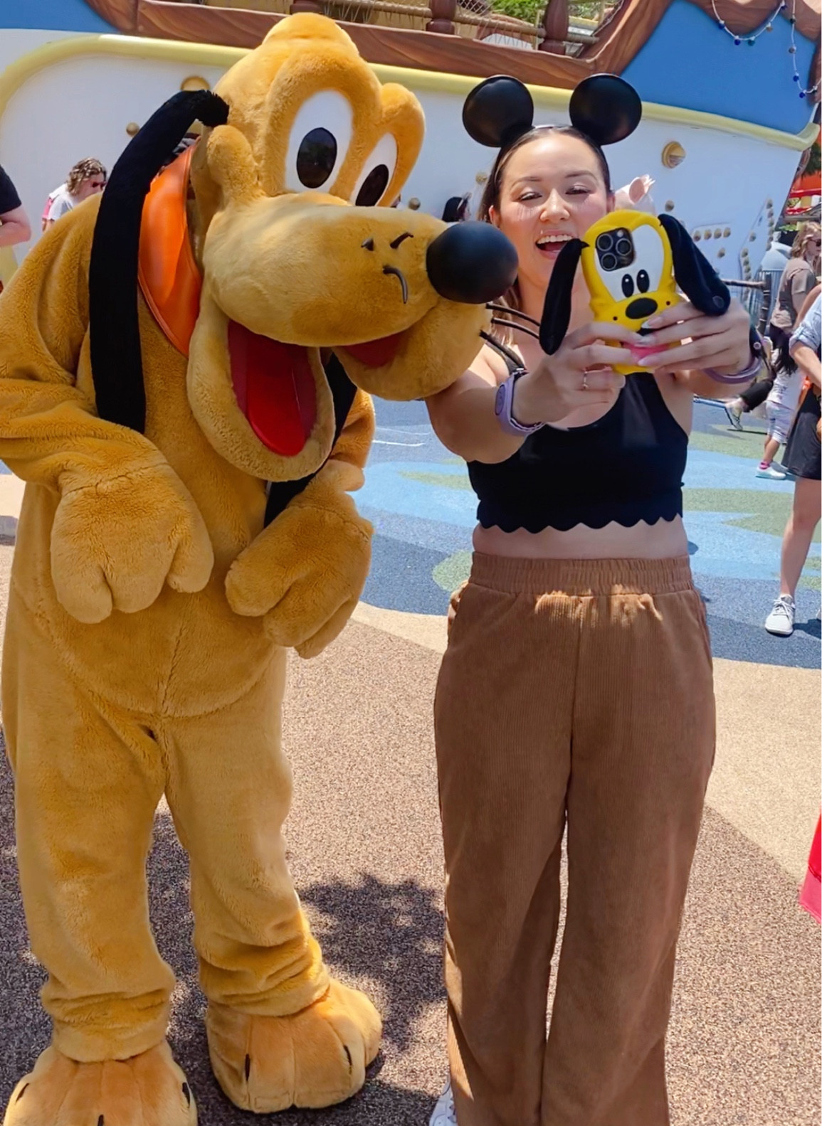 Pluto loved my phone case 💛🐶✨