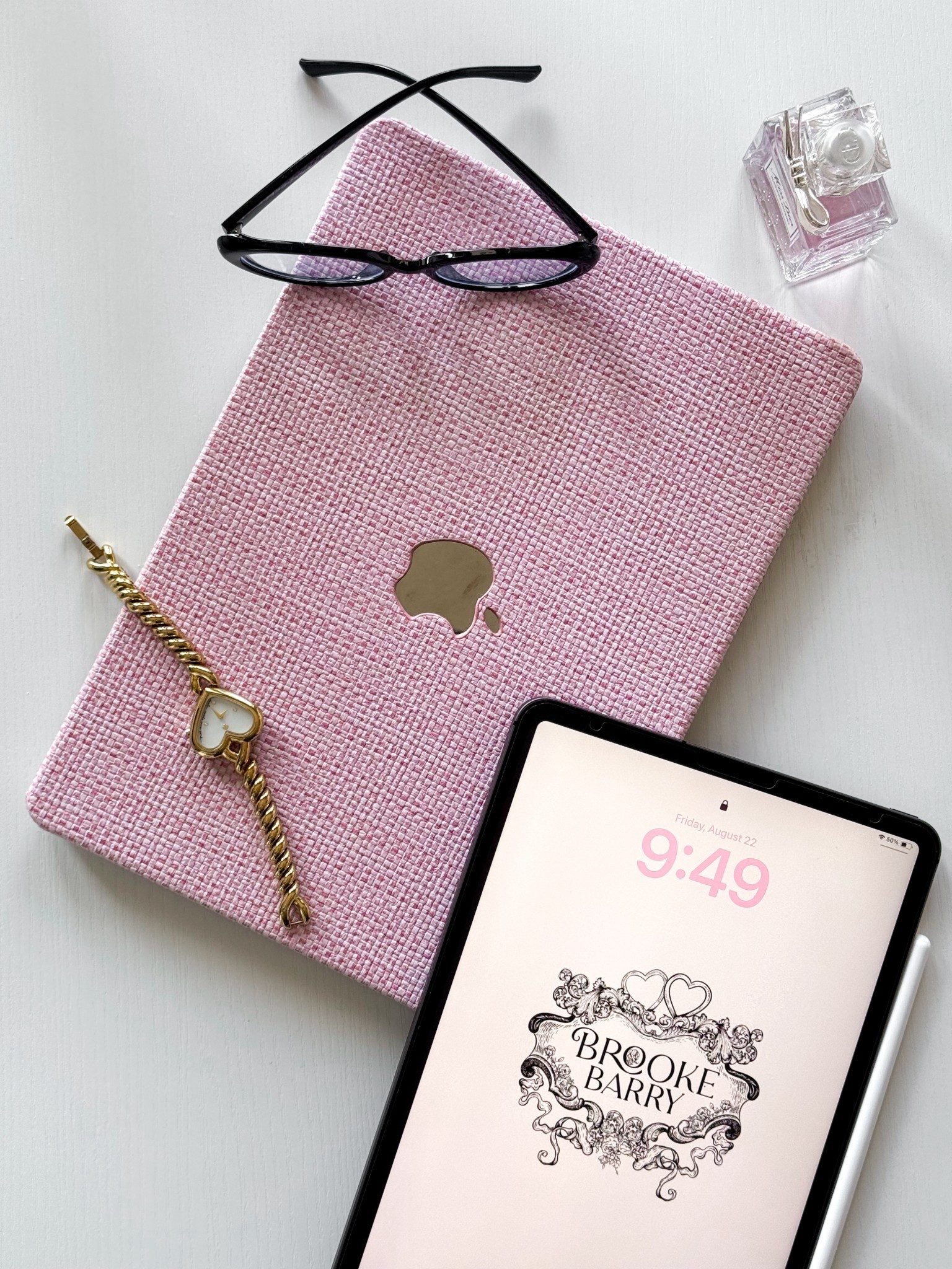 Pink tweed computer case 🎀 #workfromhome #corporate #girly 

#LTKStyleTip #LTKFindsUnder50 #LTKTravel