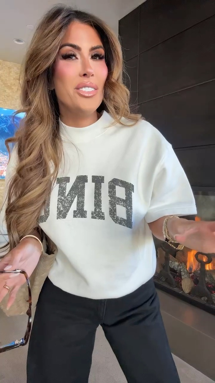 I’m wearing an XS in this Anine Bing shirt & size 25 in jeans! @saks #sakspartner #saks

#LTKItBag #LTKShoeCrush #LTKStyleTip