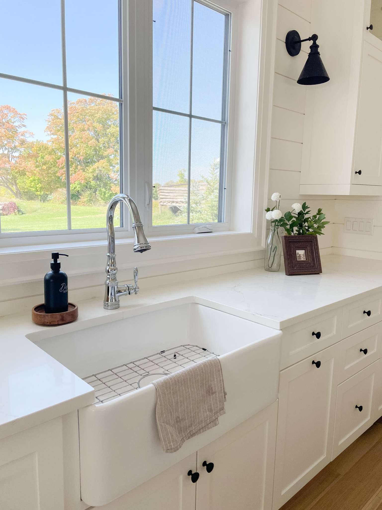 FARMHOUSE KITCHEN DETAILS 
.


#LTKhome #LTKstyletip