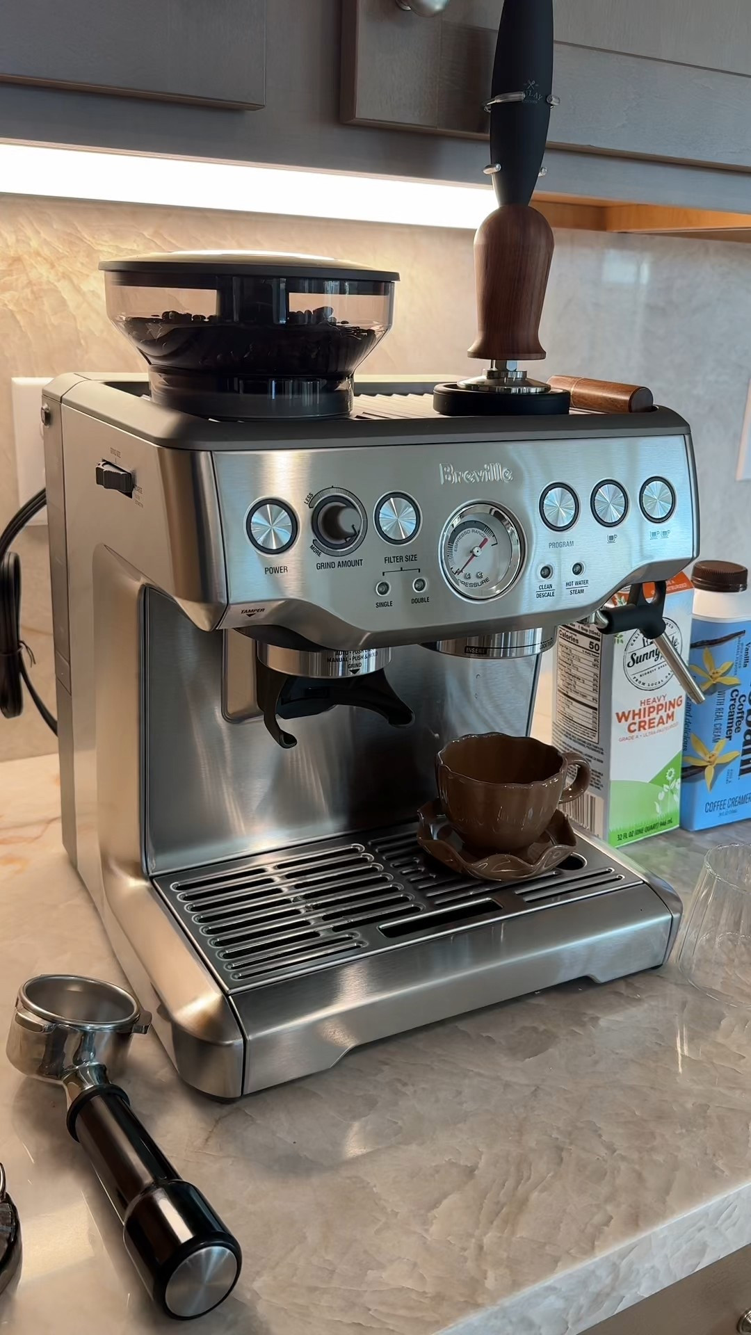 Trying out my new Breville Barista Express Espresso Machine. Pinch me. I can’t wait to try a bunch of fall recipes 🍂

#breville #brevillebaristaexpress #brevillebarista #brevilleespressomachine #brevilleespresso 