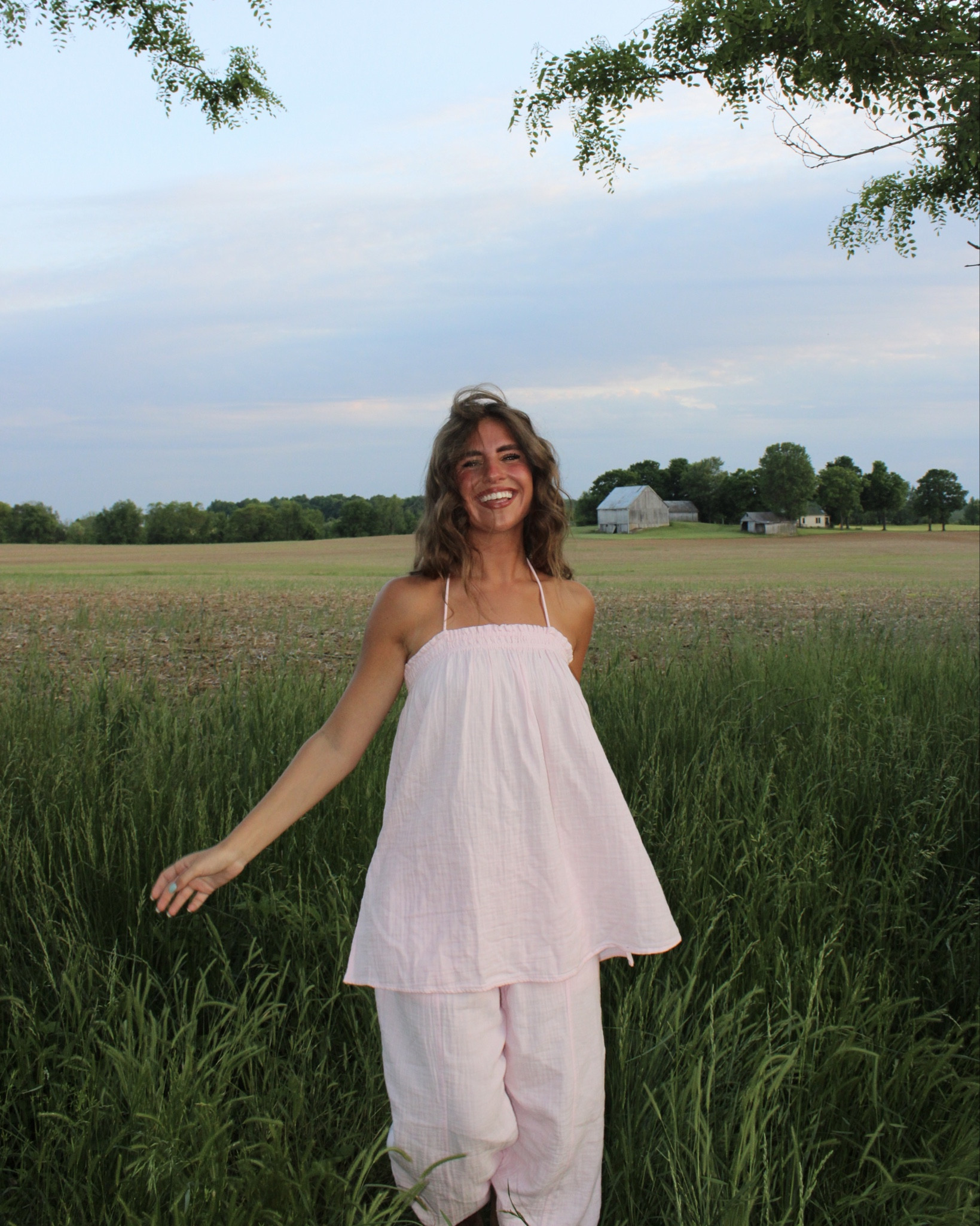 The most perfect summer set. I am wearing an XS top and bottom so it is the perfect amount of flowy. I’m in love!! 