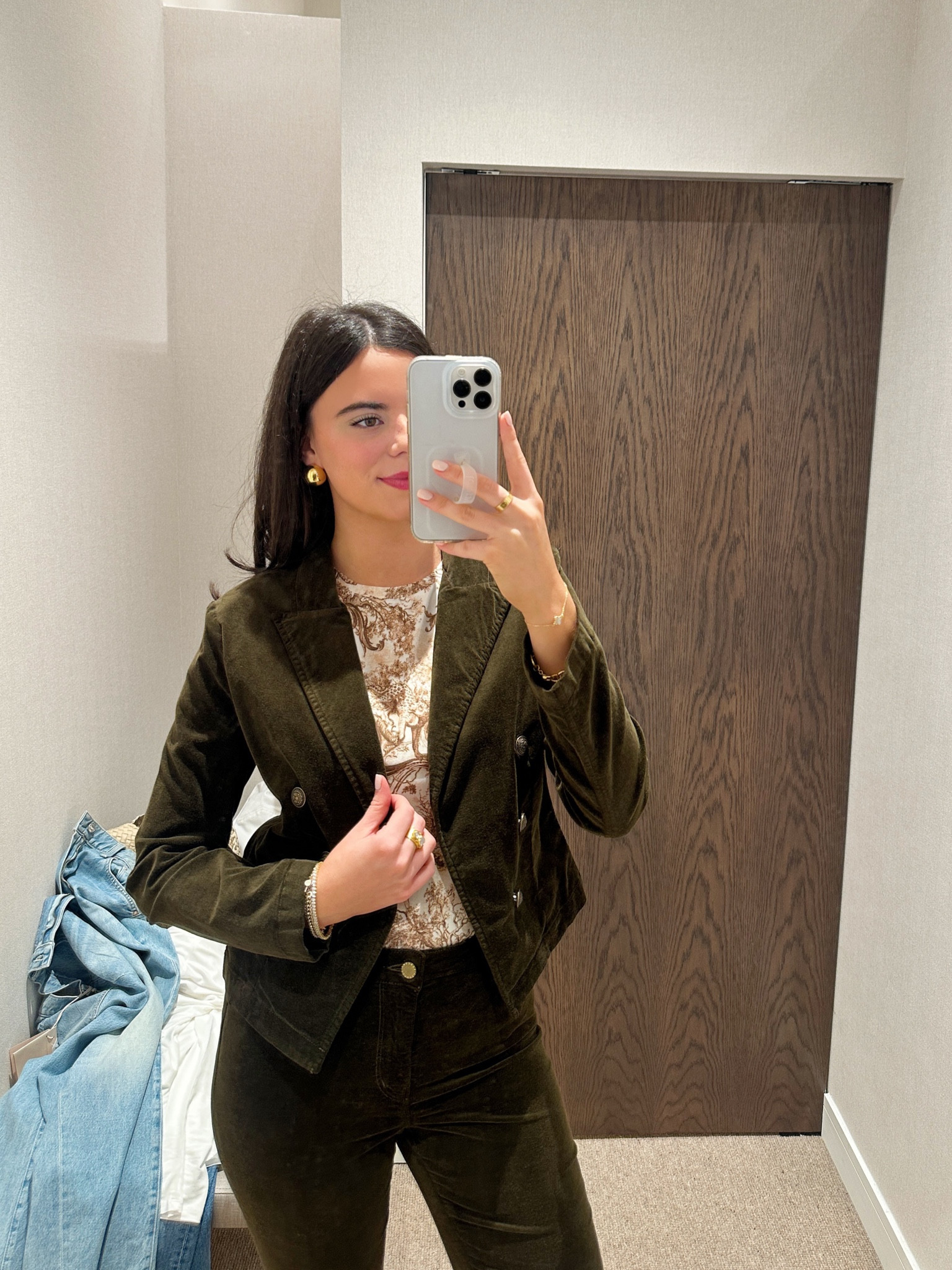 Velvet blazer and toile top from L’AGENCE! Stunning for fall🍂