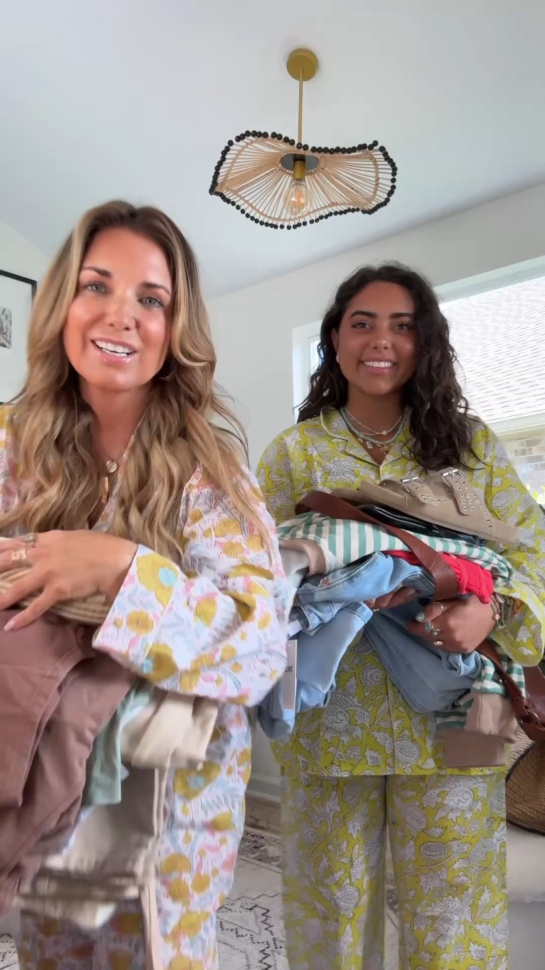 Buckle Try-on HAUL WITH BELLA!! 
Casual outfits, loungewear, jeans, and more! 
Wearing size medium in my sets, size 28 in my jeans, and size small in my top. 
Bella is wearing size small in tops and size 26 in bottoms 

#LTKFindsUnder100 #LTKFindsUnder50 #LTKPetite