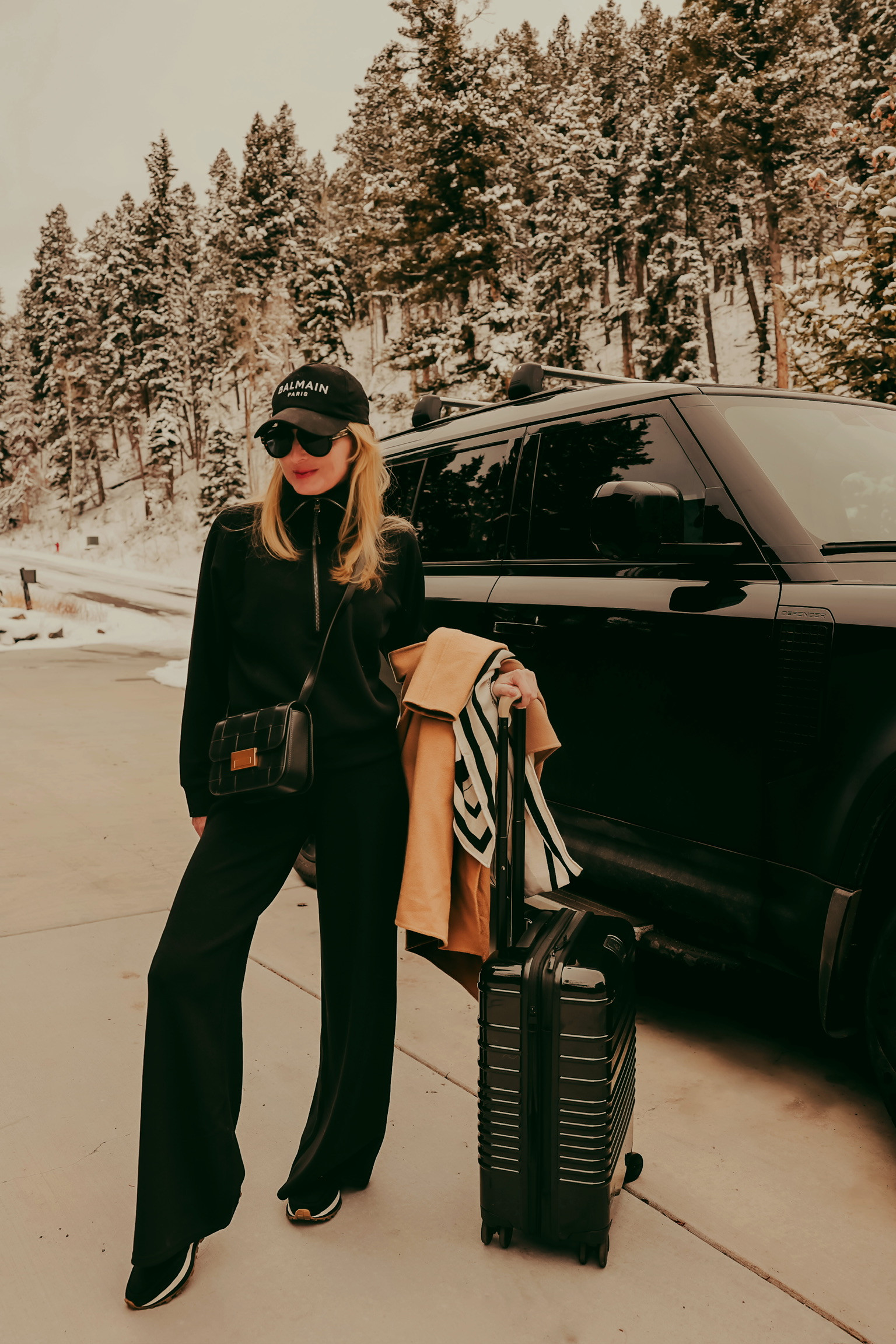 Comfort meets style—my go-to travel outfit keeps me cozy on the plane without sacrificing polish. 

 #LTKootd #LTKTravel