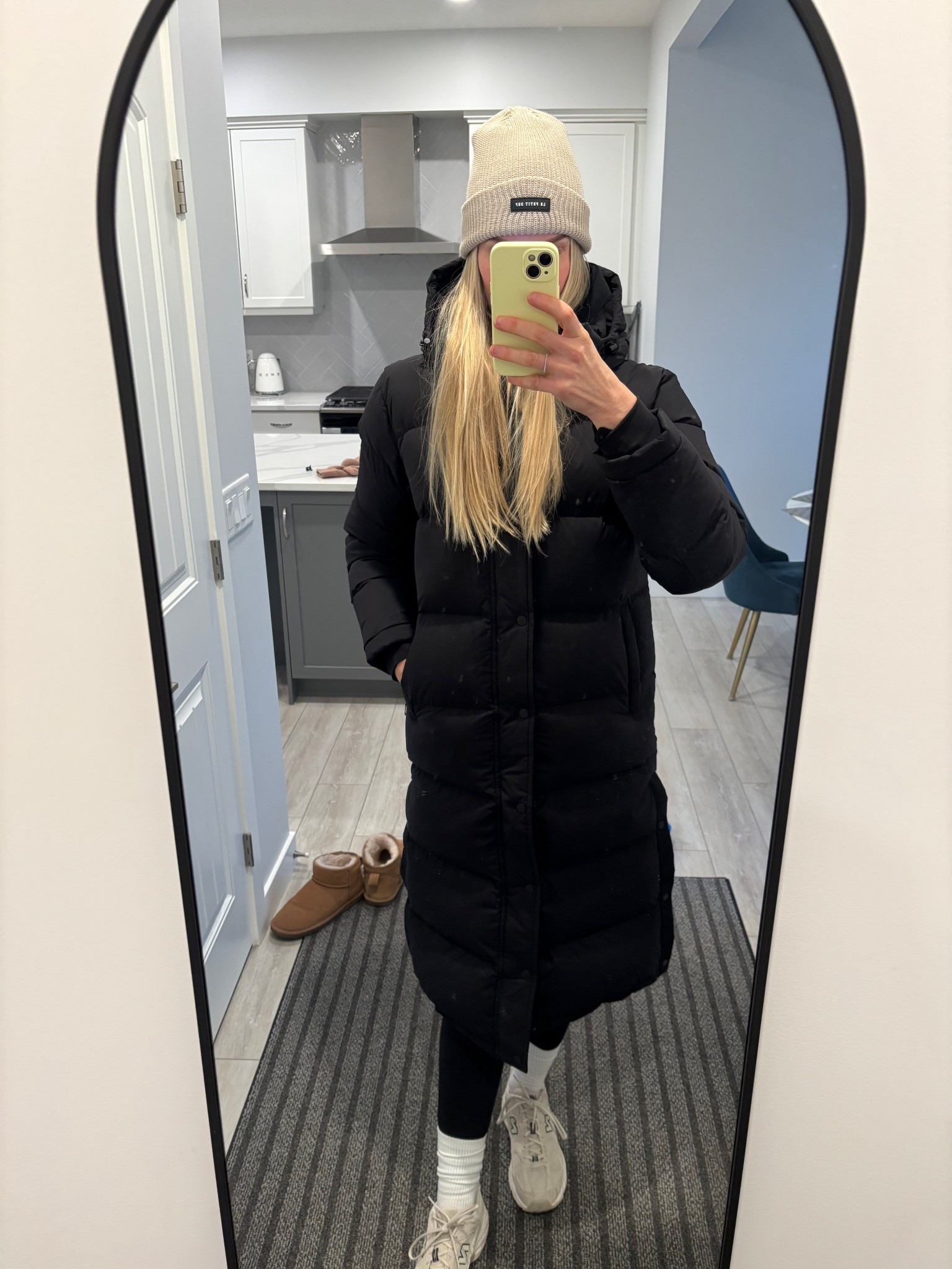 Aritzia long super puff, Black, size medium  

#LTKcanada #LTKfitness #LTKwinter