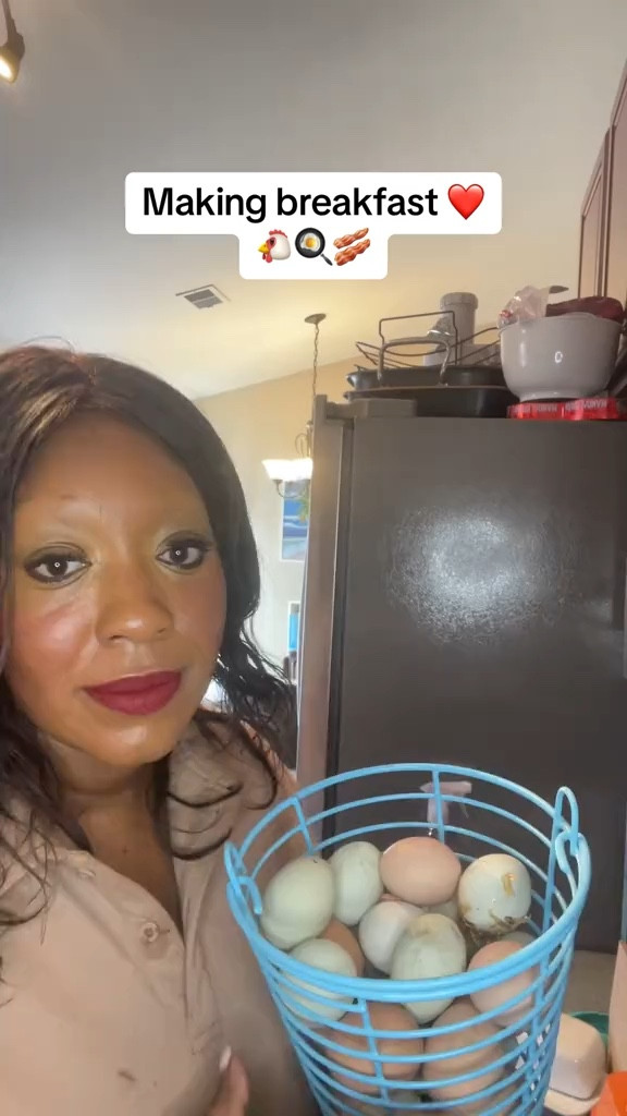 Cooking breakfast for our family 🥓🐔🍳❤️😍 #breakfast #eggs #bacon #homemaker #homemakerlife #momlife #homemakertiktok #homesteading #homestead #homesteadtiktok #castiron



#LTKhome #LTKfamily