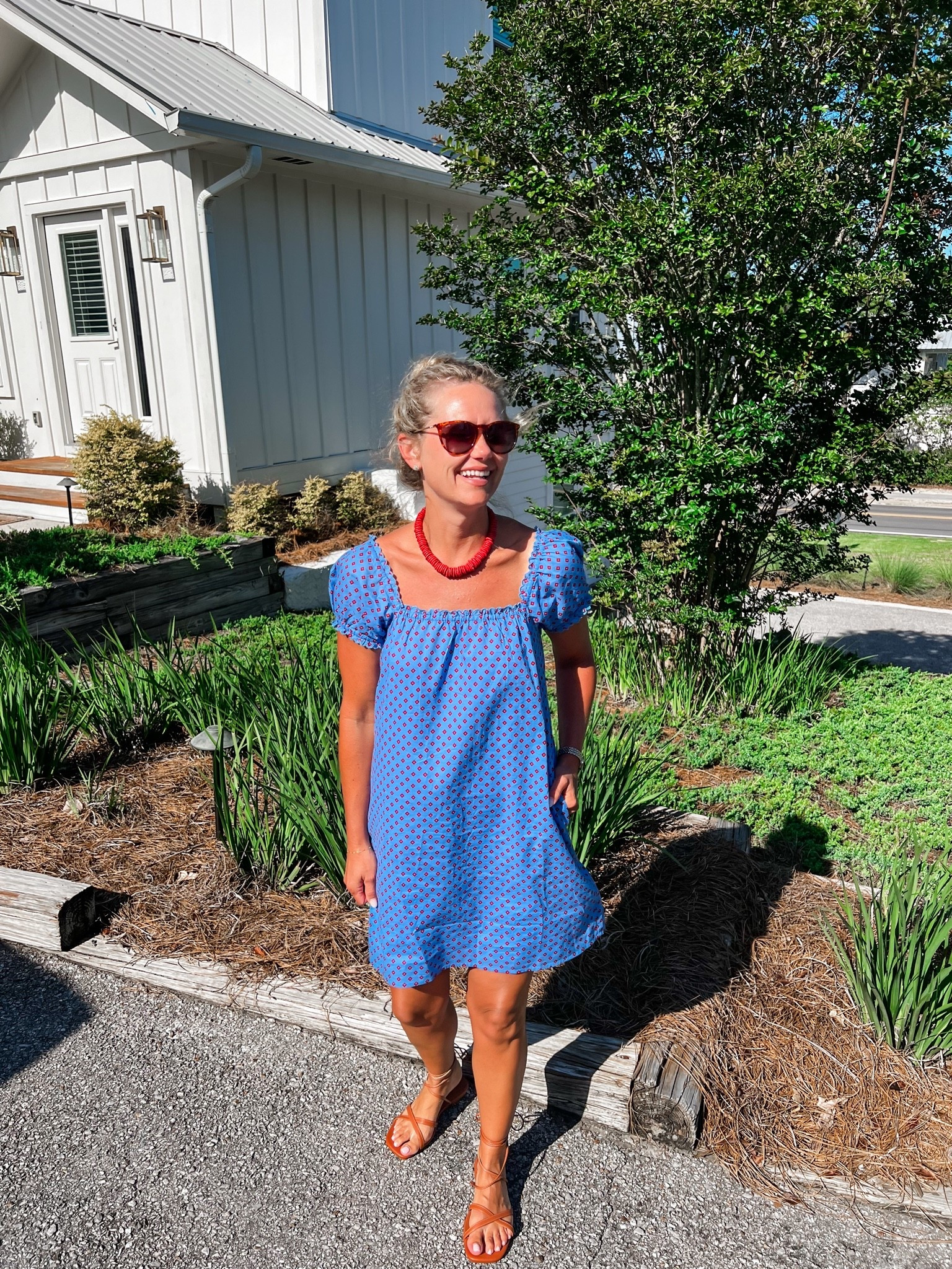 Summer looks beach looks easy dresses red and white  dresses mom Style inspo beaded necklace