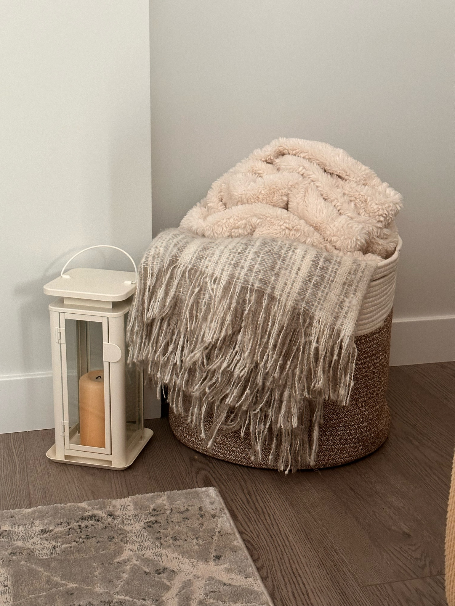 Basket for throws and extra cushions

#LTKhome