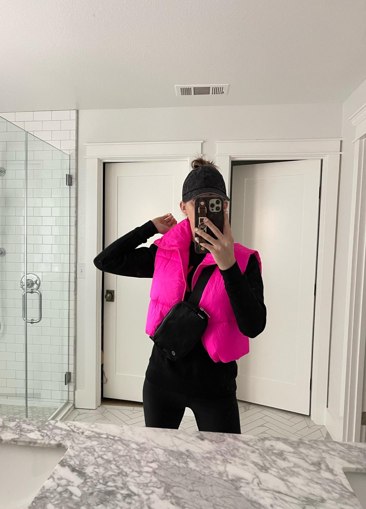 Black with touches of pink 💗 best black yoga leggings, xoxo black sweatshirt, black sports bra, pink puffer vest, black hat and black everywhere belt bag.” With black boots.

www.livingbarelyblonde.com
#everydayoutfit #workoutoutfit #lululemonfinds #shopsmall #wootd #activewear #puffervest #neonpinkvest #pinkpuffervest #treasures #jenniferxerin #barelyblonde

#LTKFind #LTKfit #LTKitbag