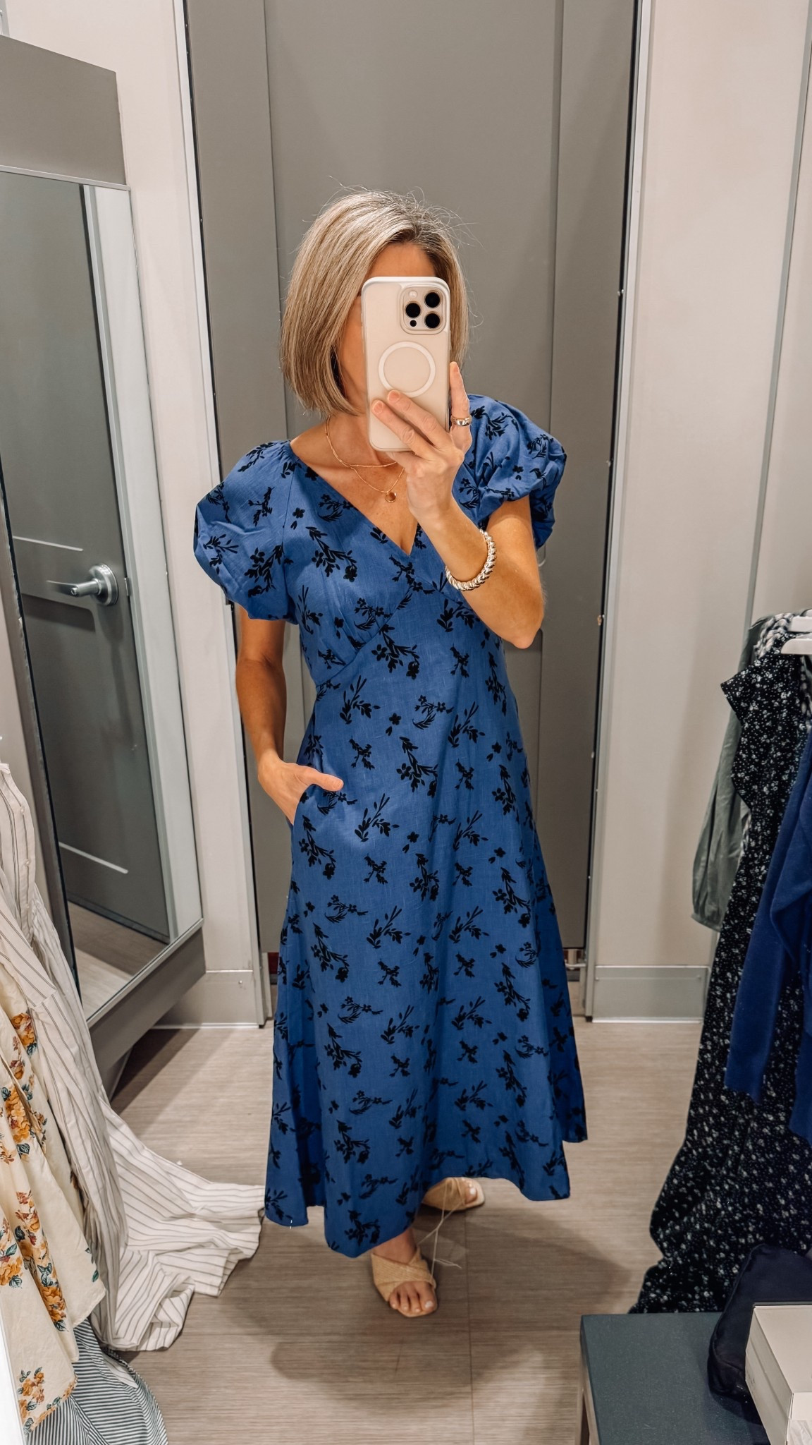 Spring in full bloom 💙 Loving this flattering midi with the prettiest puff sleeves. Perfect as a spring wedding guest dress. Wearing a small



Wedding guest dress | Beach vacation dress | Easter dress | spring dress | Target dresses 

#LTKootd #LTKgrwm #LTKSeasonal

  

#LTKOver40 #LTKSeasonal #LTKWedding