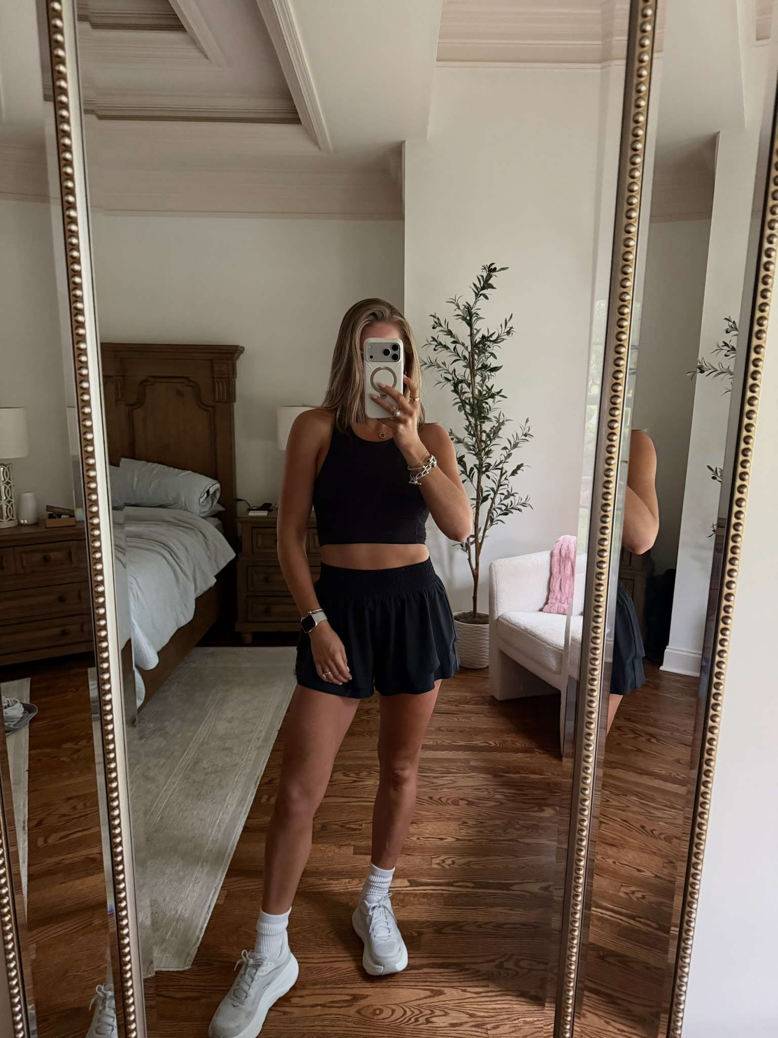 Long walk ootd🖤

wearing a size S in top + bottoms! top is 60% off right now!

nordstrom anniversary sale | activewear | black activewear set  

 #LTKootd #LTKActive #LTKSaleAlert