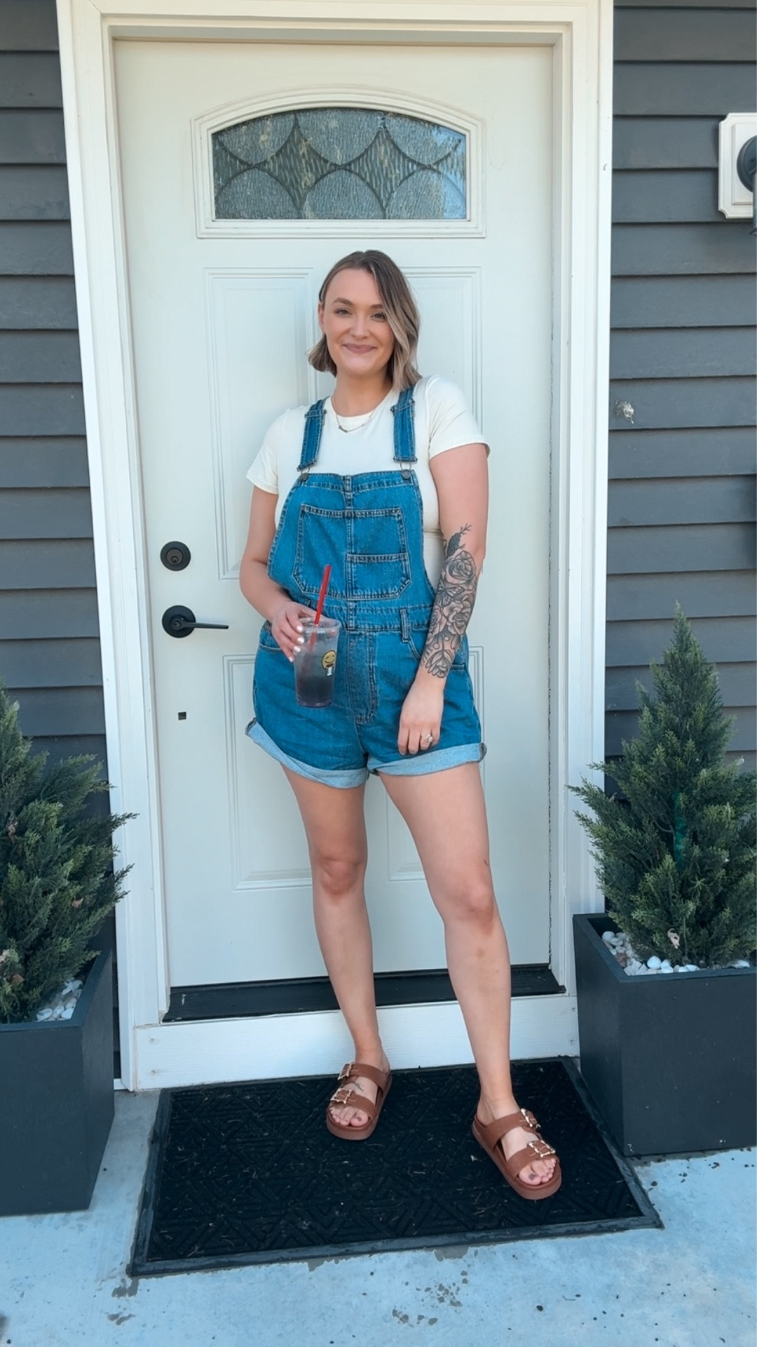 Today’s easy summer mom outfit:
✨ Overalls
✨ Fitted tee
✨ Sandals

Comfortable enough for chasing kids, cute enough to leave the house feeling put together.

Size 12/14 • 5’10

Sizing:
Skims Tee- L
Free People Overall Shorts-XL

#LTKootd #LTKgrwm #LTKMidsize