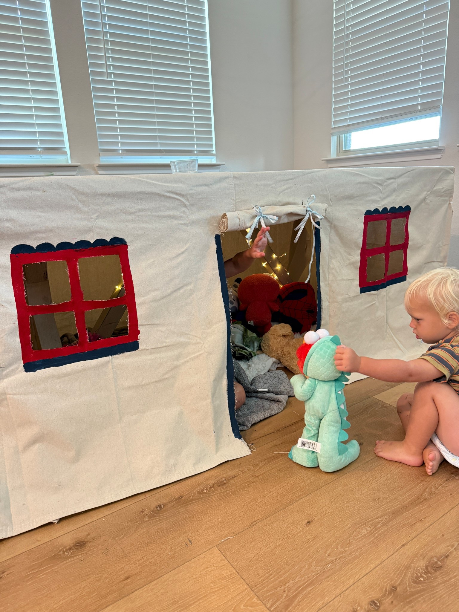 Easy DIY Cloth Fort!