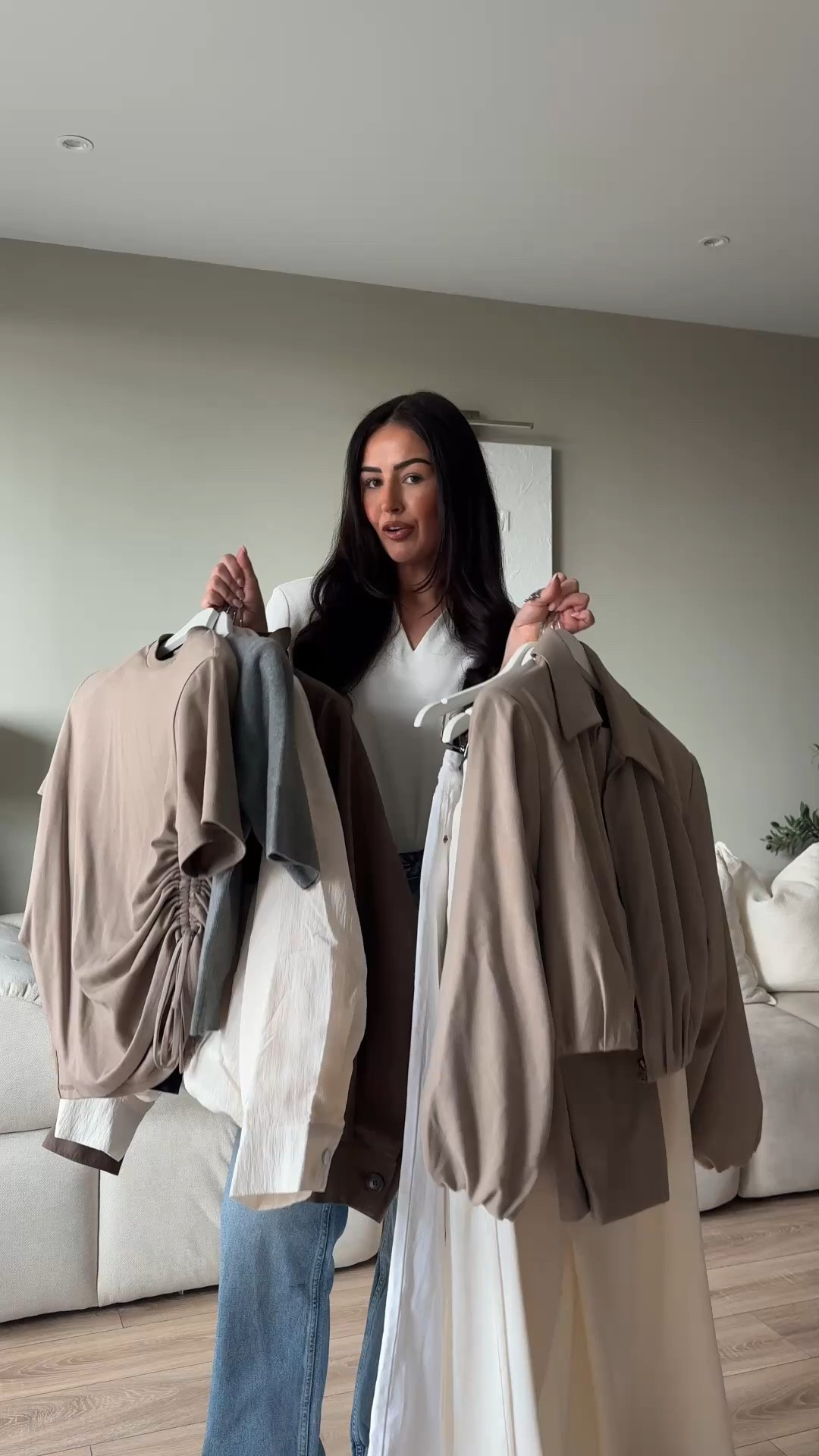 New in my wardrobe 🤍

Spring outfits, spring wardrobe, spring basics, spring outfits, mid rise jeans, white jeans, bomber jacket, funnel neck jacket, spring capsule, shoulder pad top, spring jackett

#LTKspring #LTKuk #LTKeurope