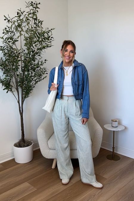 Casual trouser pants outfit inspo for spring. Wearing a size 25 long in pants and size small in jacket 