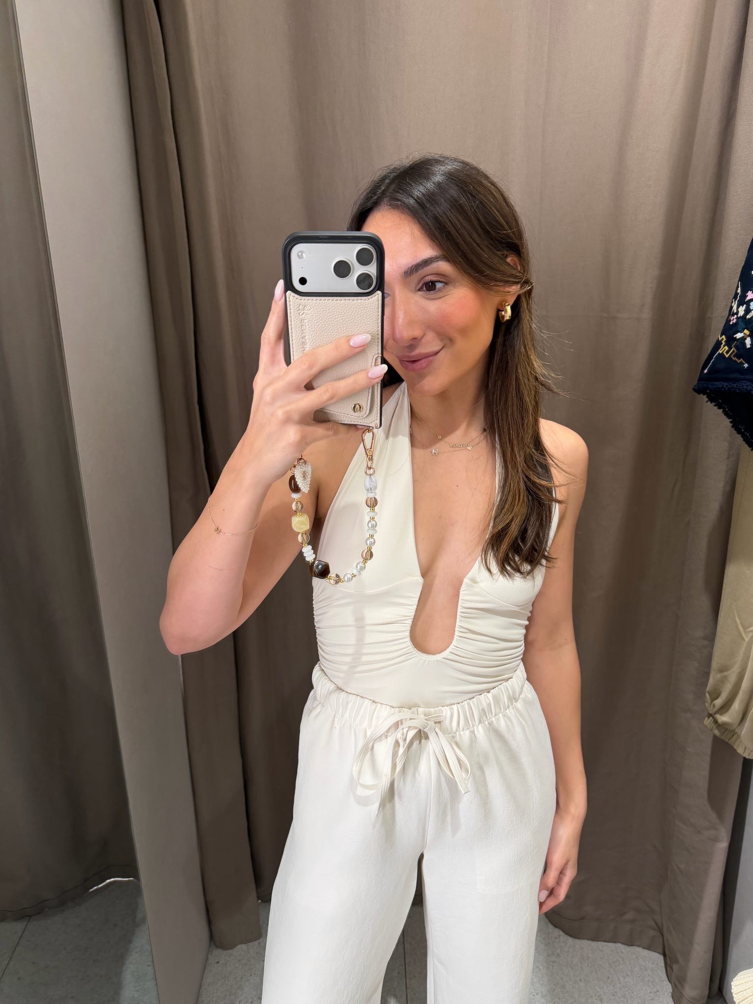 This cream top has the most unique neckline and detailing! I’m obsessed!!


#LTKootd #LTKspring #LTKPetite