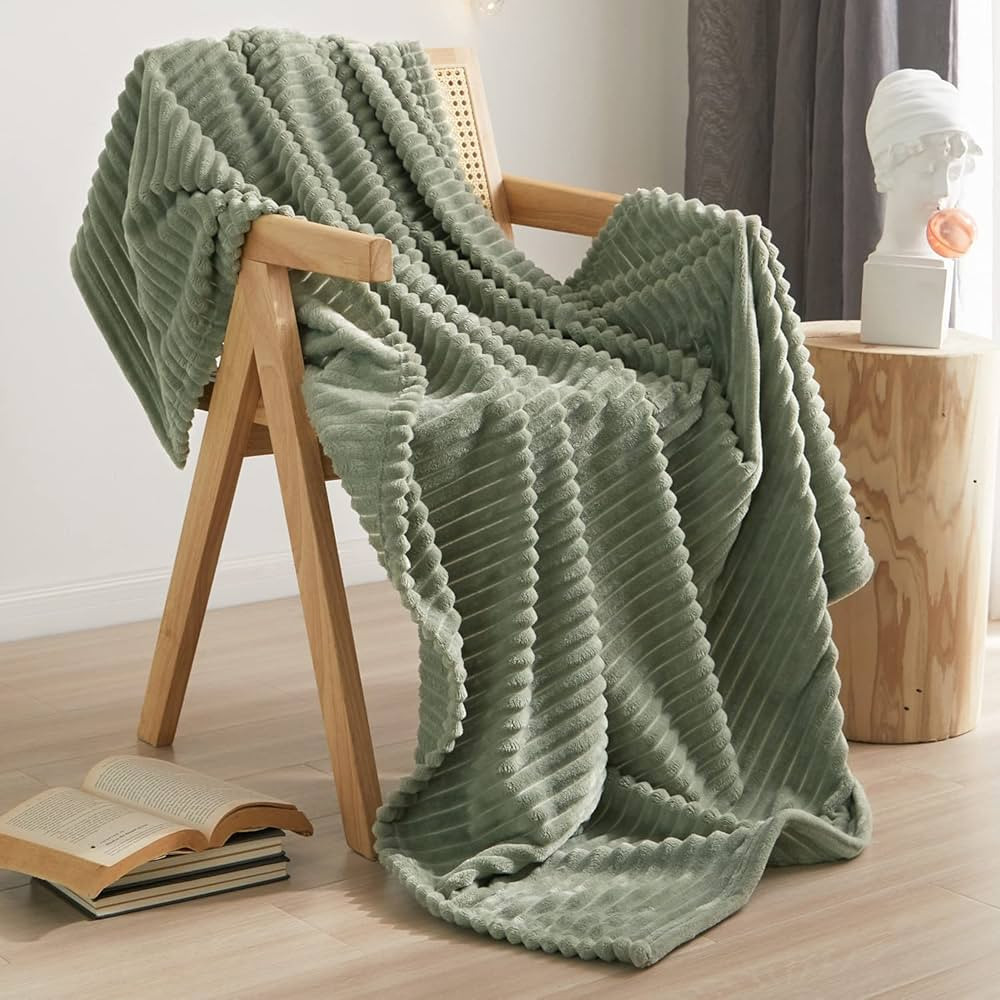 Geniospin Throw Blanket for Couch, Bed, Sofa – 280GSM Super Soft Lightweight Blanket with Strip... | Amazon (US)