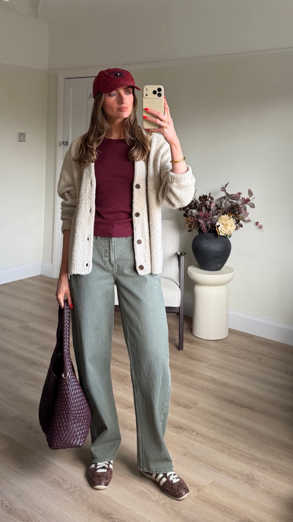 Abercrombie ‘men’s’ cardigan styling
XS in the cardigan -AFEMILY for extra 15% off
Uniqlo bra top - XS
Abercrombie olive barrel leg jeans - 25 Long, I’m 5ft 6. AFEMILY for 15% off this weekend
Adidas Japan trainers
Dune bag - large size in burgundy
Abercrombie cap but OOS so similar linked



Spring outfit Inspo, spring layers, Abercrombie new in 

#LTKuk #LTKspring