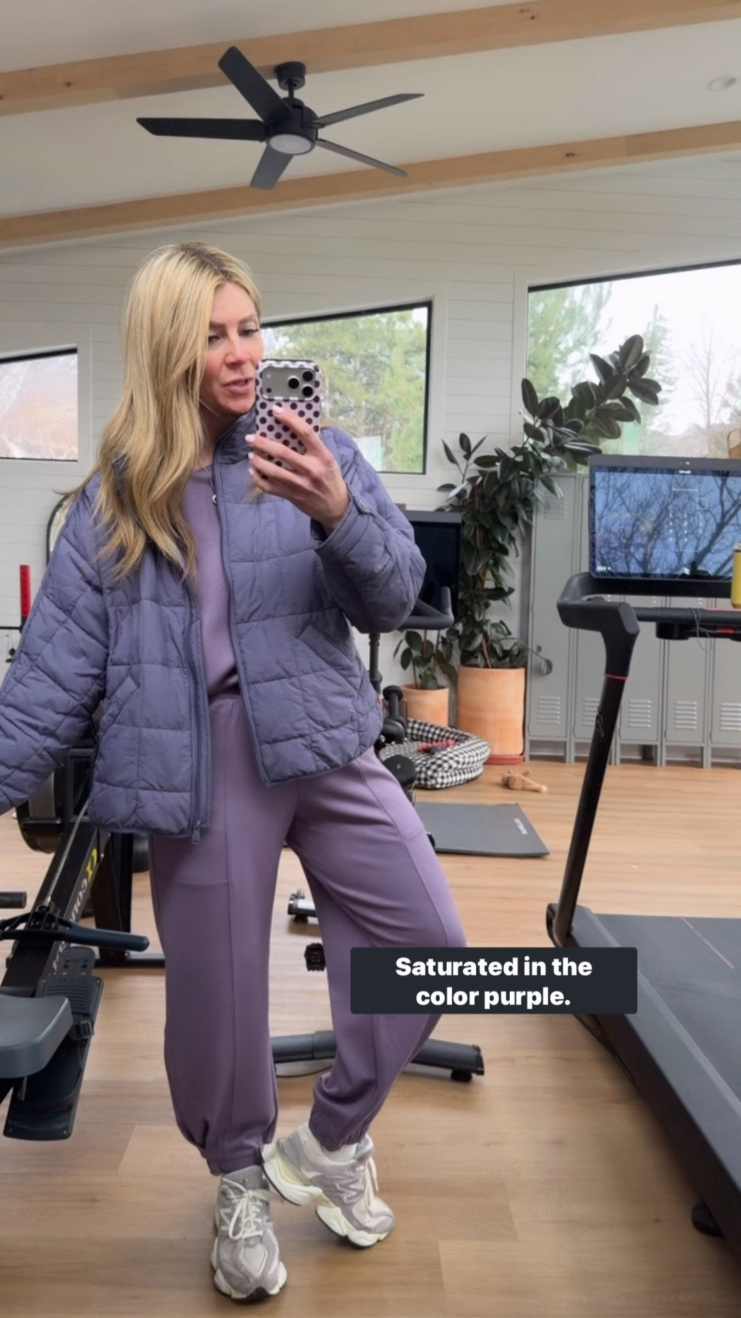 Pants- reg size small
Top- sized up to medium 
Jacket- sized up to medium for length