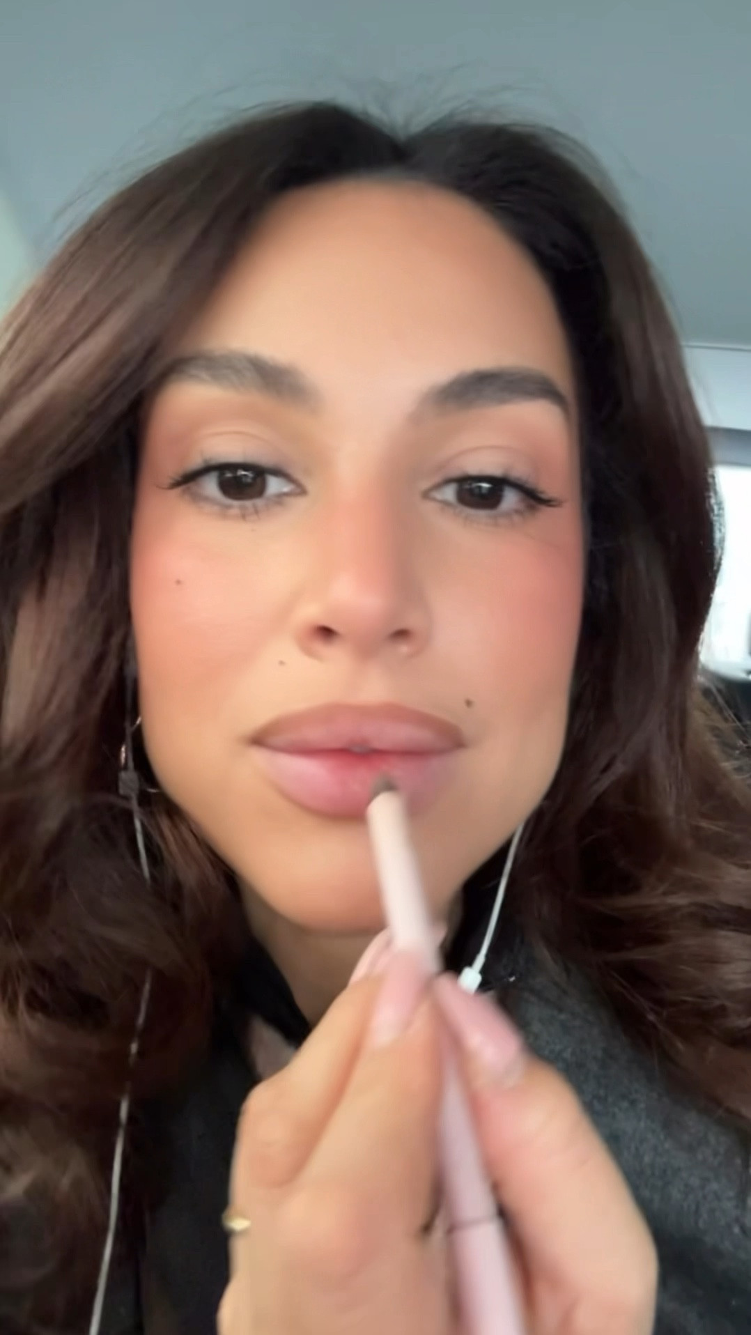 My fave finishing touch.. the lip combo🤍
Lip liner- Iced latte
Lipstick- laura mercier - blush Chenille
Lip gloss- 105 Golden


#LTKbeauty