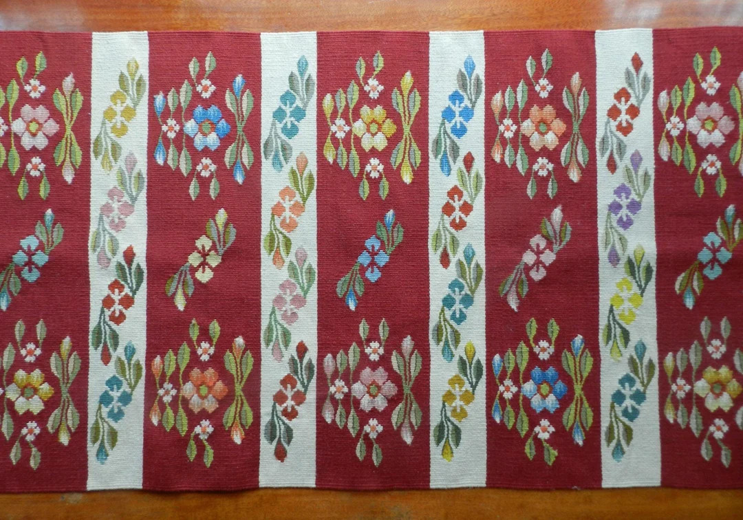 Beautiful Woven Wool Rug Red and White Stripes With Flowers / Traditional Reversible Swedish Stri... | Etsy (US)