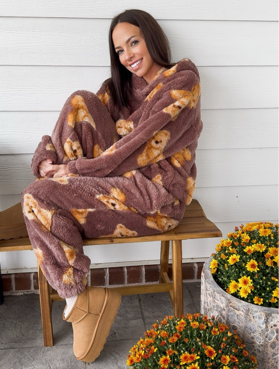 Snuggly set 🐻🫶🏼🤎

#LTKFindsUnder50 #LTKHoliday #LTKGiftGuide
