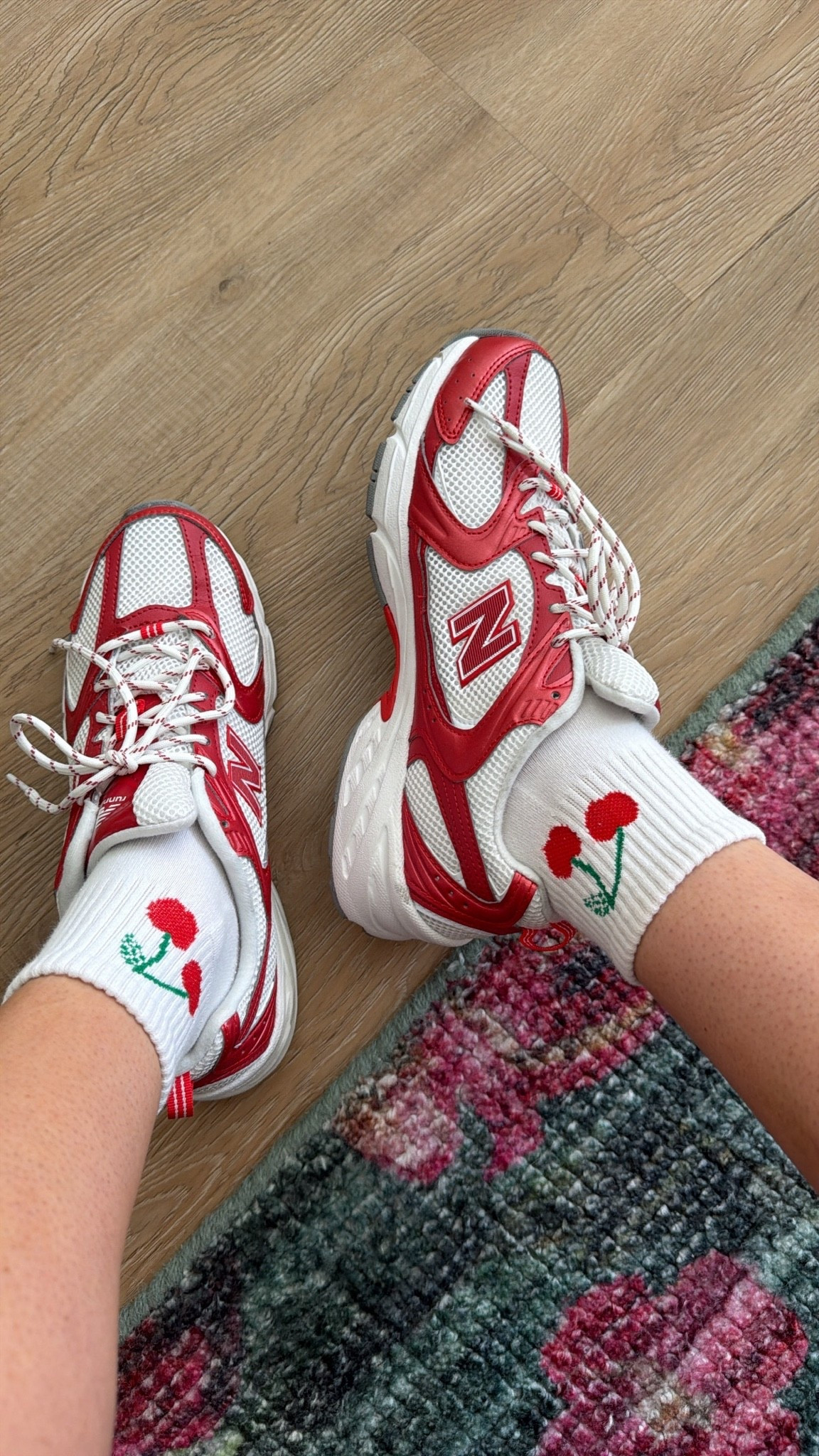 red and white new balance 530! loveee these for summer ❤️

#LTKfitnessgoals #LTKSeasonal #LTKActive