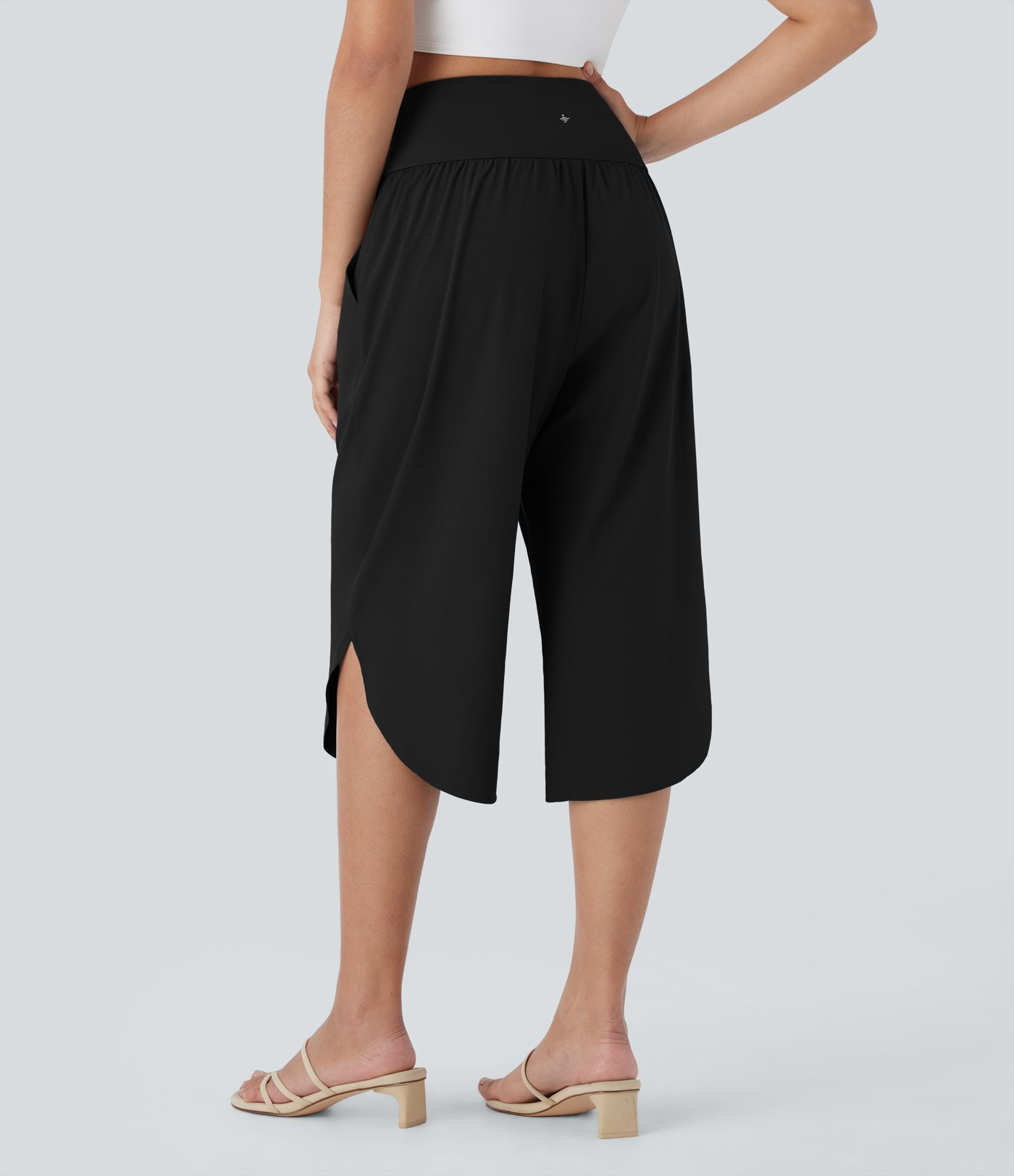 Women\u2019s Breezeful\u2122 High Waisted Crossover Pocket Quick Dry Capri Pants - Halara | HALARA