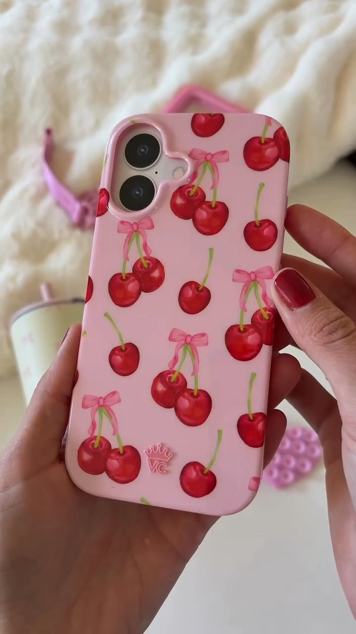 

Sweet cherry for the summer 🍒 ✨ 
#velvetcaviar #iphonecase #phonecase #phoneaccessories #tiktokshopcreatorpicks