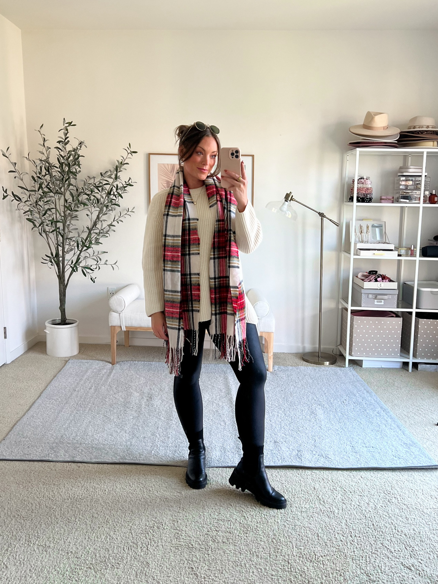 Perfect holiday shopping outfit!

Spanx faux leather leggings size medium 


#LTKMidsize #LTKFindsUnder100 #LTKSeasonal