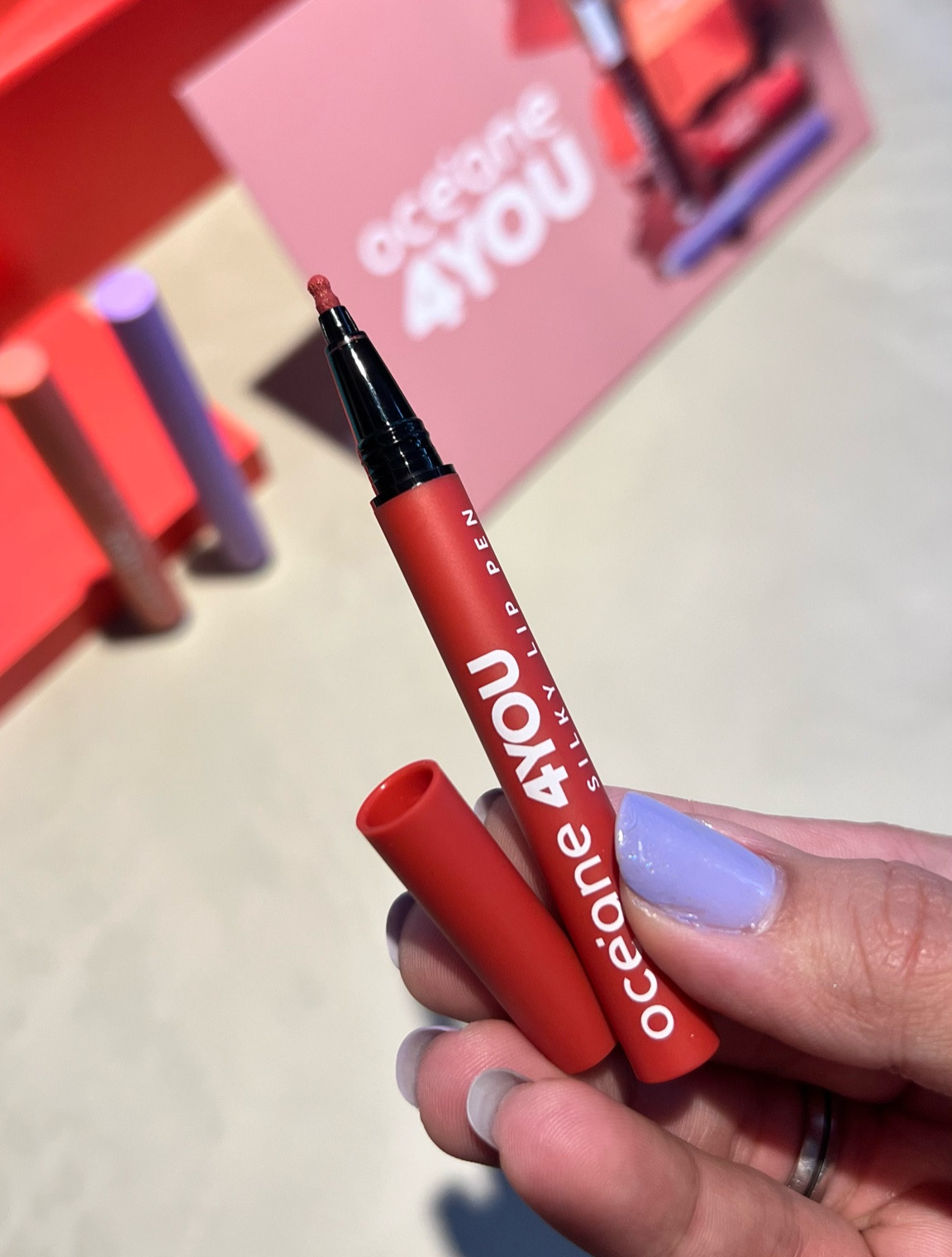 Silky Lip Pen ❤️

tem uma ponta fina para delinear os lábios, fazer um contorno labial perfeito e preencher a boca com muita precisão. A textura líquida é super pigmentada, então já garante uma cor maravilhosa de primeira! Tem fixação prolongada e dura muito.

#LTKbrasil #LTKbeauty #LTKstyletip