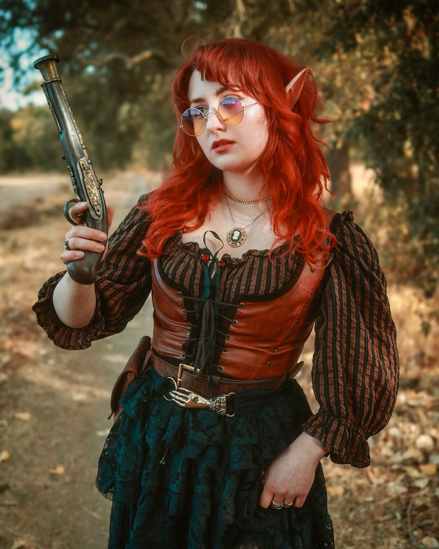 She was a ✨🖤𝕻𝖎𝖗𝖆𝖙𝖊🖤✨
Had a lot of fun shooting this look. It’s been a while since I’ve been able to do a proper shoot and now that it’s getting cooler outside I’m looking forward to more! 🍁

Top: Thrifted
Bodice: @uchronictime 
Skirt: Thrifted @thredup 
Brown Belt: Vintage Calvin Klein (thrifted)
Hand belt: @thistlethistle 
Belt bag: @leaflingbags 
Boots: Vince Camuto (thrifted)

#renfaire #renfairecostume #steampunkstyle #piratestyle #fantasycostume #fantasycore #piratecore