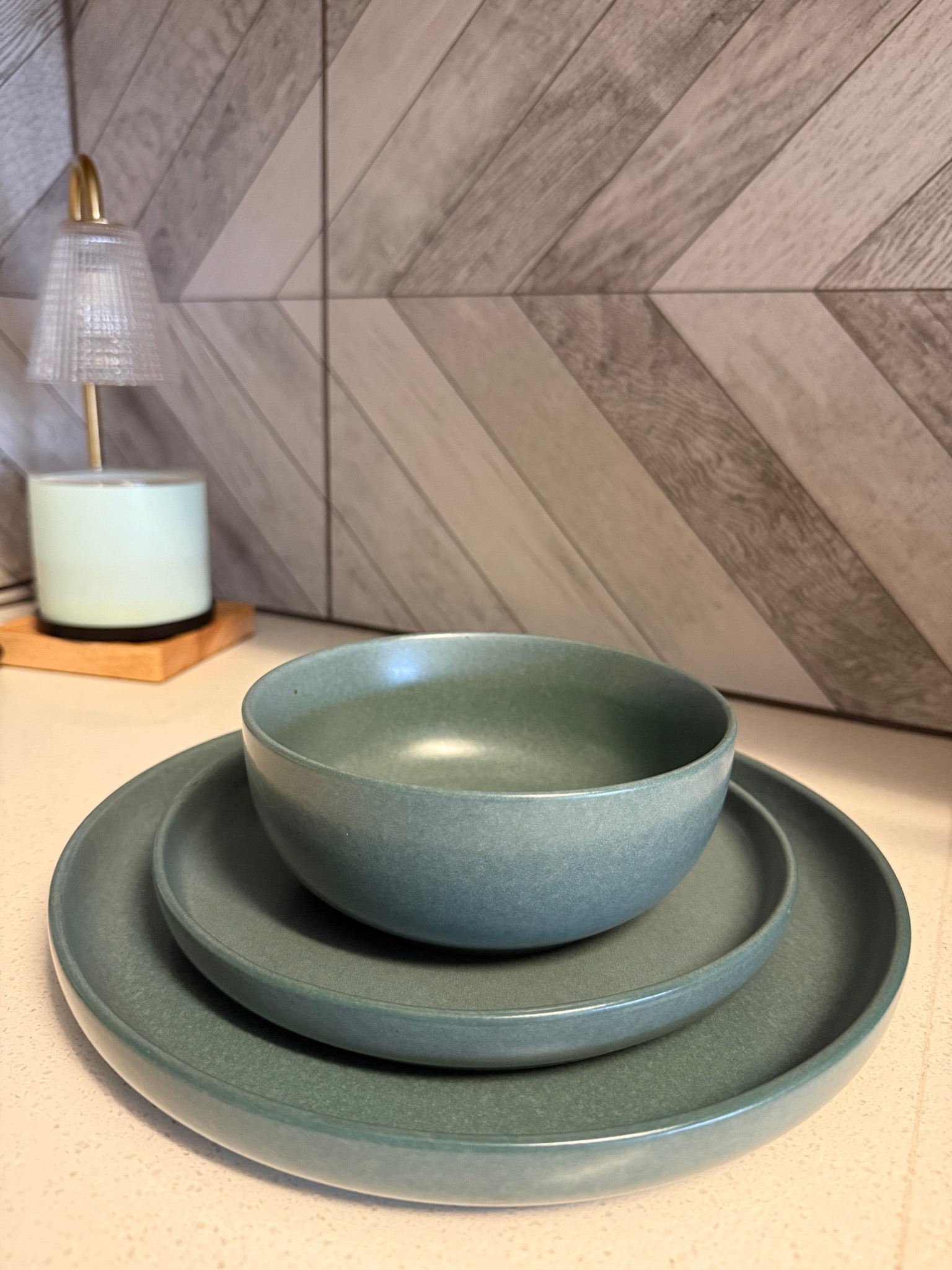 Super affordable green stoneware dish set

#LTKHome #LTKSaleAlert #LTKmomlife