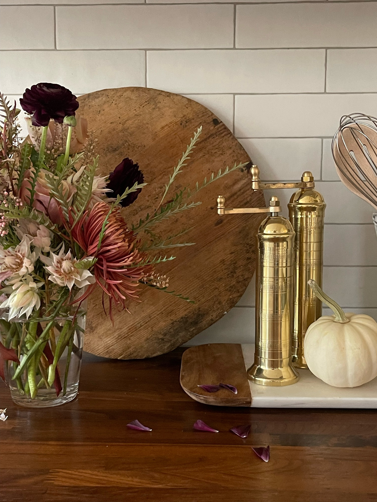 A corner of my home that I’ve romanticized with a little bit of styling!

#LTKstyletip #LTKhome #LTKSeasonal