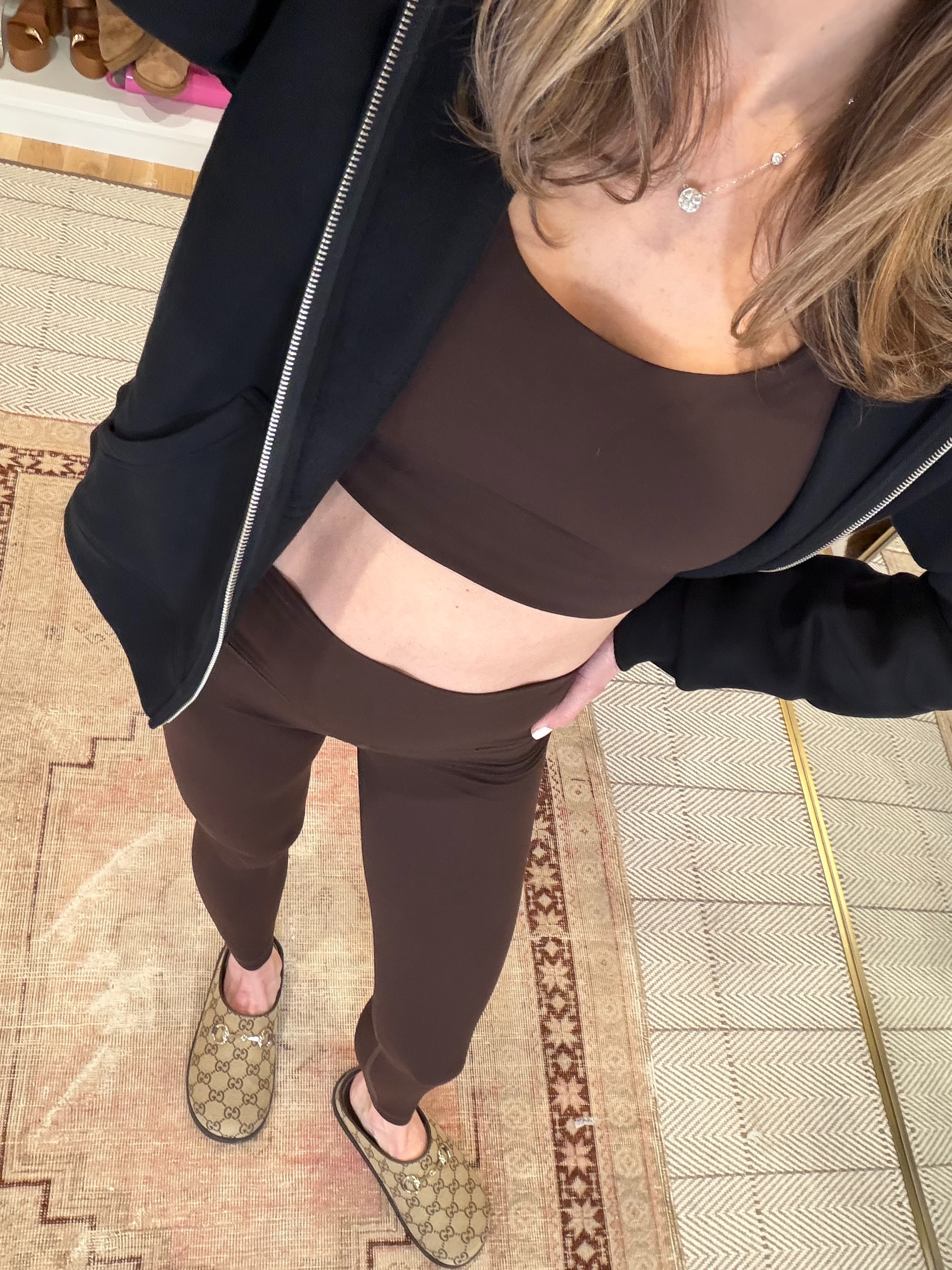 Wearing @onequince activewear in color espresso! Wearing XS and a 25" length in the leggings.  Also fleece zip up in black (XS) #quincepartner
 

 