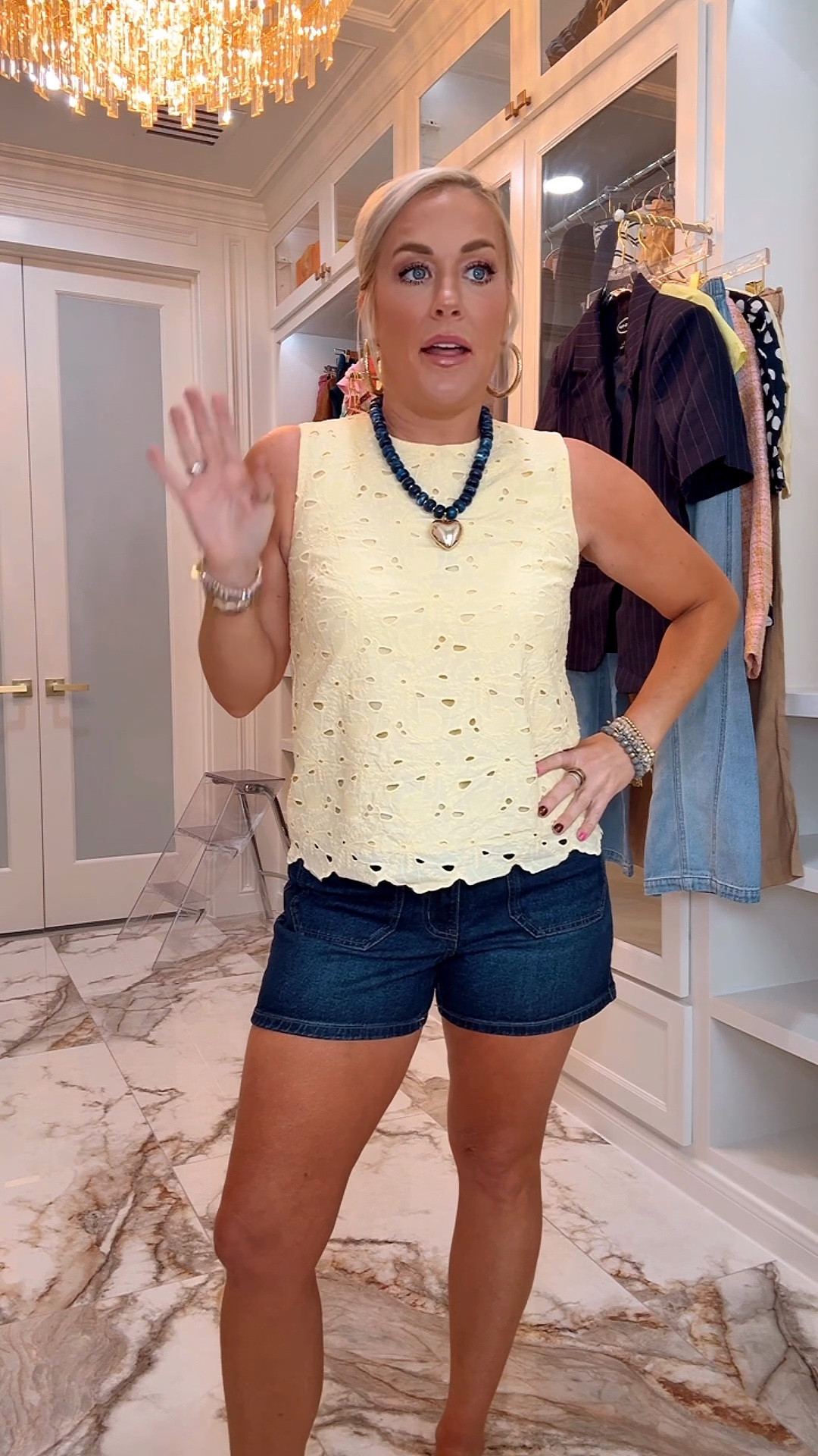 Grab these shorts yall! They are so good 
Wearing size 6, top size small 