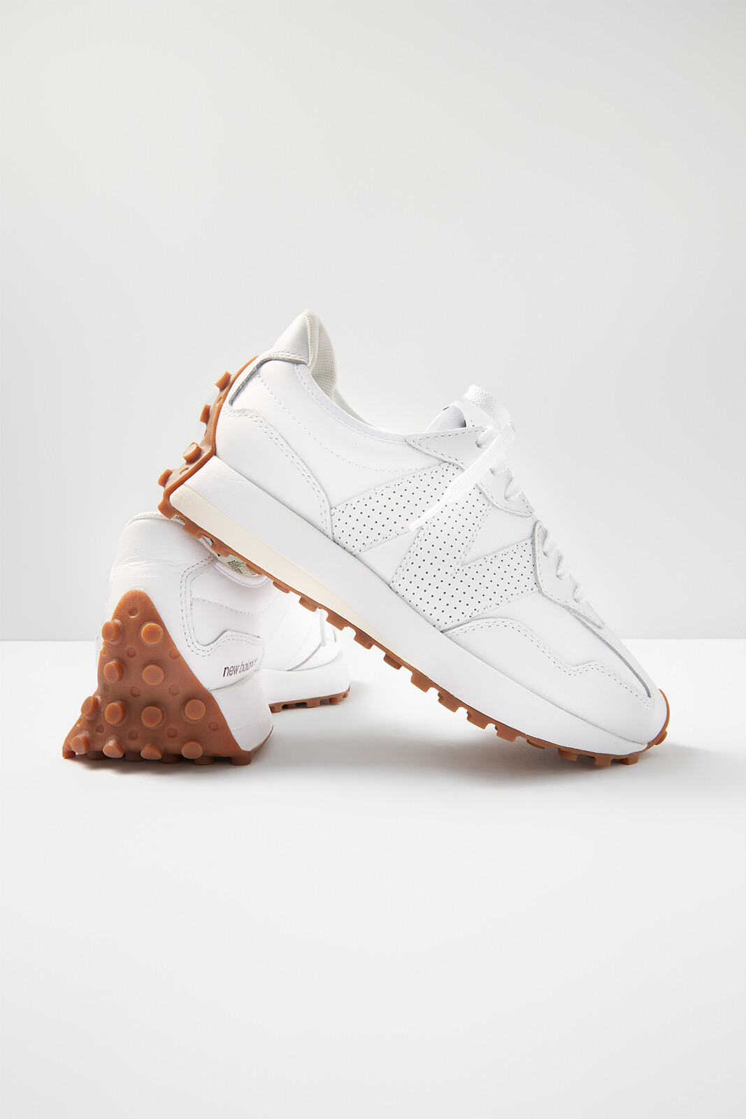 NEW BALANCE 327 Sneaker | EVEREVE | Evereve