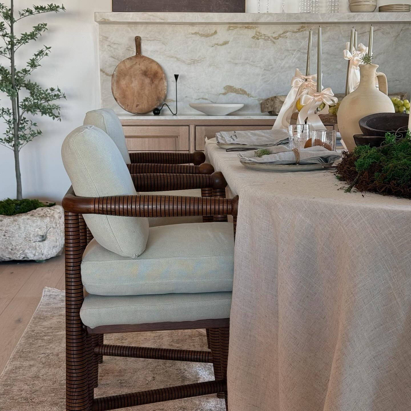 I did what I said I wasn’t going to do…. And put a rug in the dining room.

The color of this rug was so perfect in here I couldn’t pass it up! 

I’ve been teasing this rug and I know a few of you are already loving it too!

@magnolia @joannagaines 

#joannagainesxloloi #LoloiBFCM2024