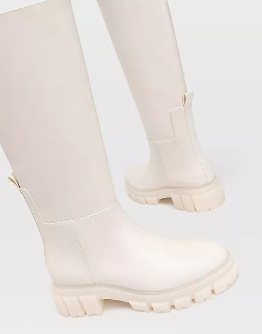 Stradivarius knee boots with chunky sole in cream | ASOS (Global)