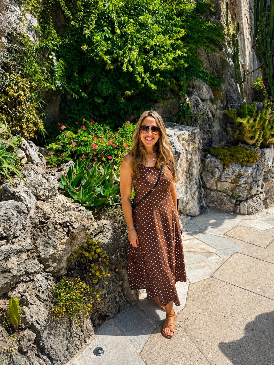 European Vacation Summer Polka Dot Dress Outfit Inspiration 🌼🤎


Romantic, timeless, and effortlessly feminine 🤎✨ This brown polka dot maxi dress paired with a woven handbag creates the perfect cottagecore summer aesthetic. Whether you're visiting a countryside cottage, enjoying a garden picnic, exploring a flower field, or planning a European summer outfit, this look is elegant, classic, and easy to recreate.

#CottagecoreStyle #PolkaDotDress #SummerOutfitInspo #EuropeanSummerStyle #CountryGardenAesthetic 

#LTKOver40#LTKSeasonal #summerdress