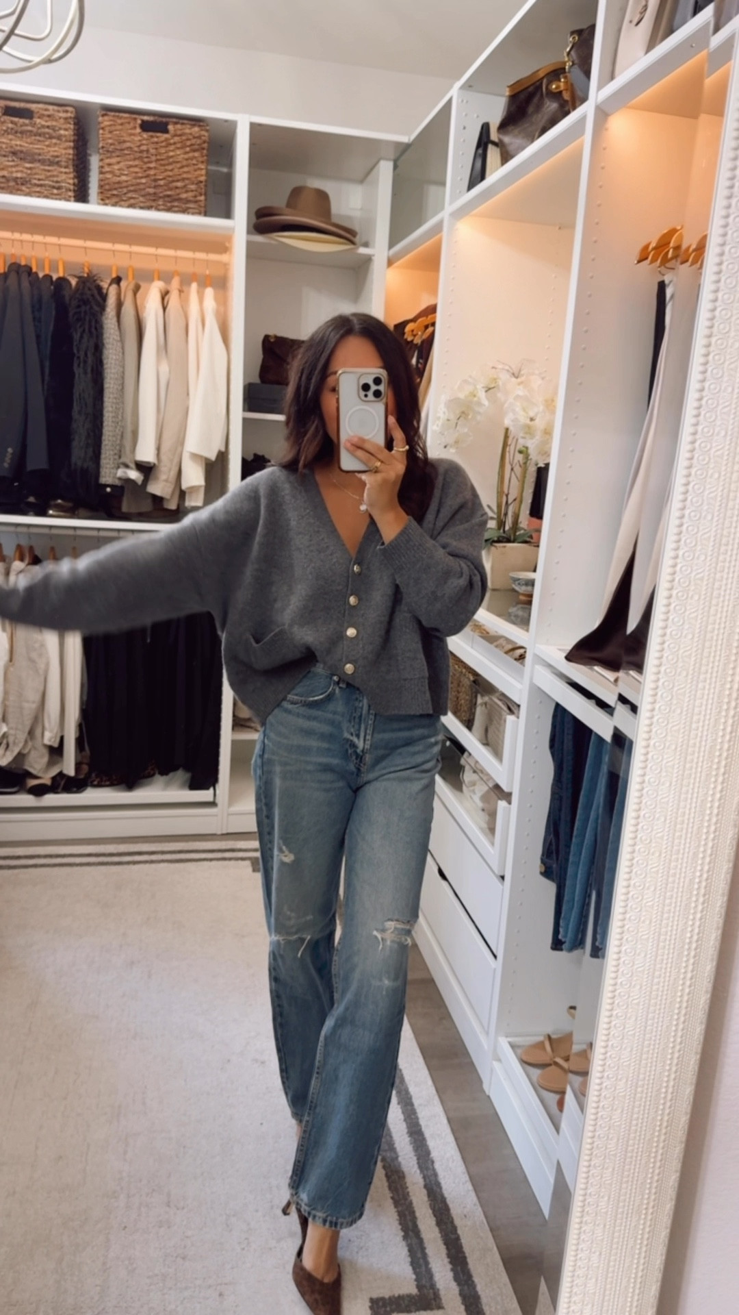 Zara finds! Sweater has a loose relaxed fit- fits oversized I’m wearing a small. Jeans wearing a 4/27 

#LTKStyleTip #LTKOver40