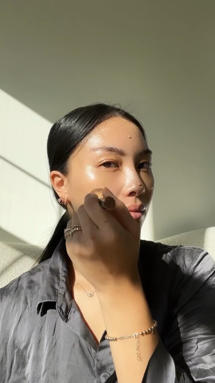 Glowy makeup look- you can use JASMINE for 15% off all DIBS products 

#LTKbeauty