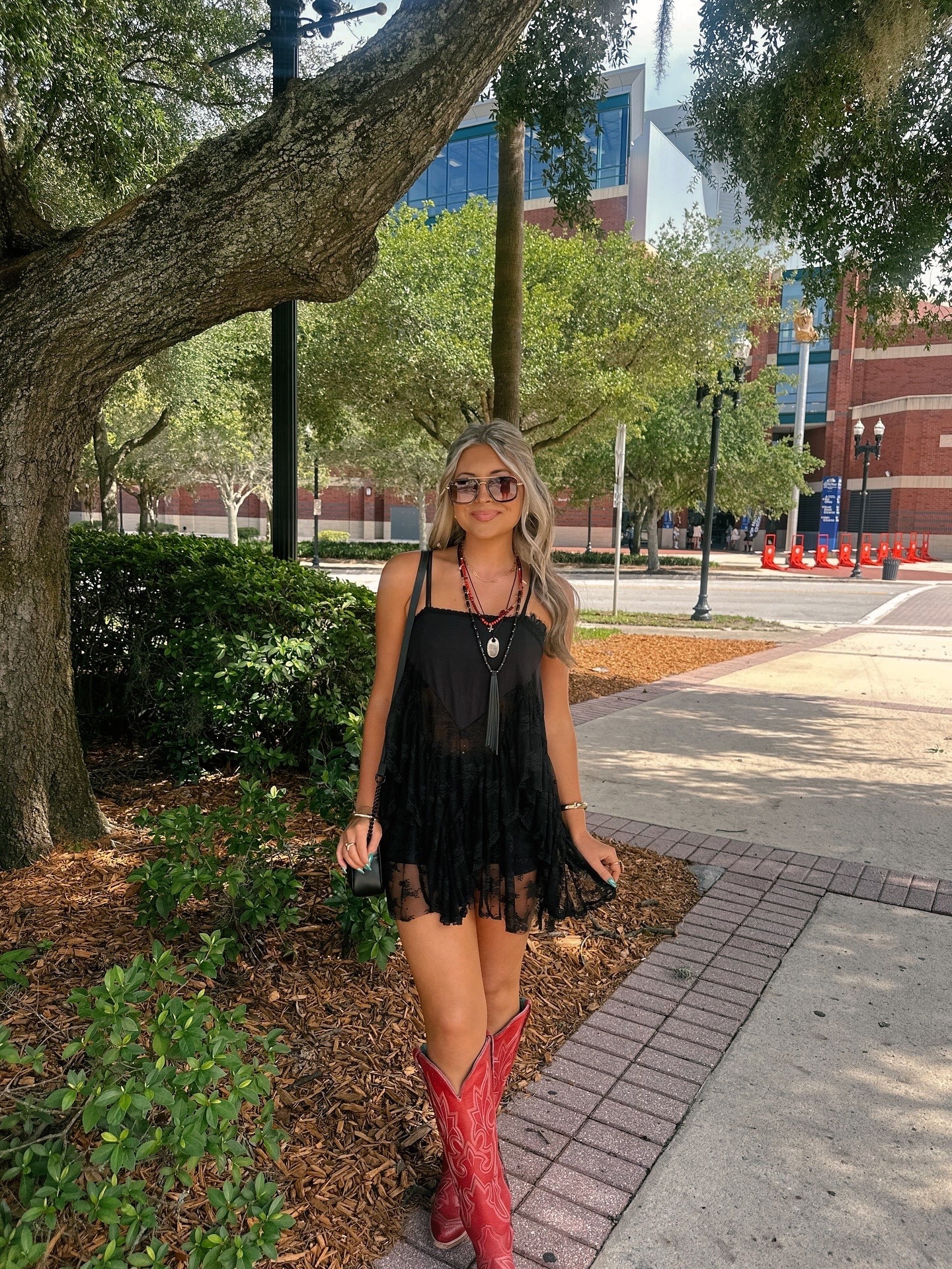 Riley Green outfit!! 
XS in the top/dress!!
25 in denim shorts!!

#LTKStyleTip